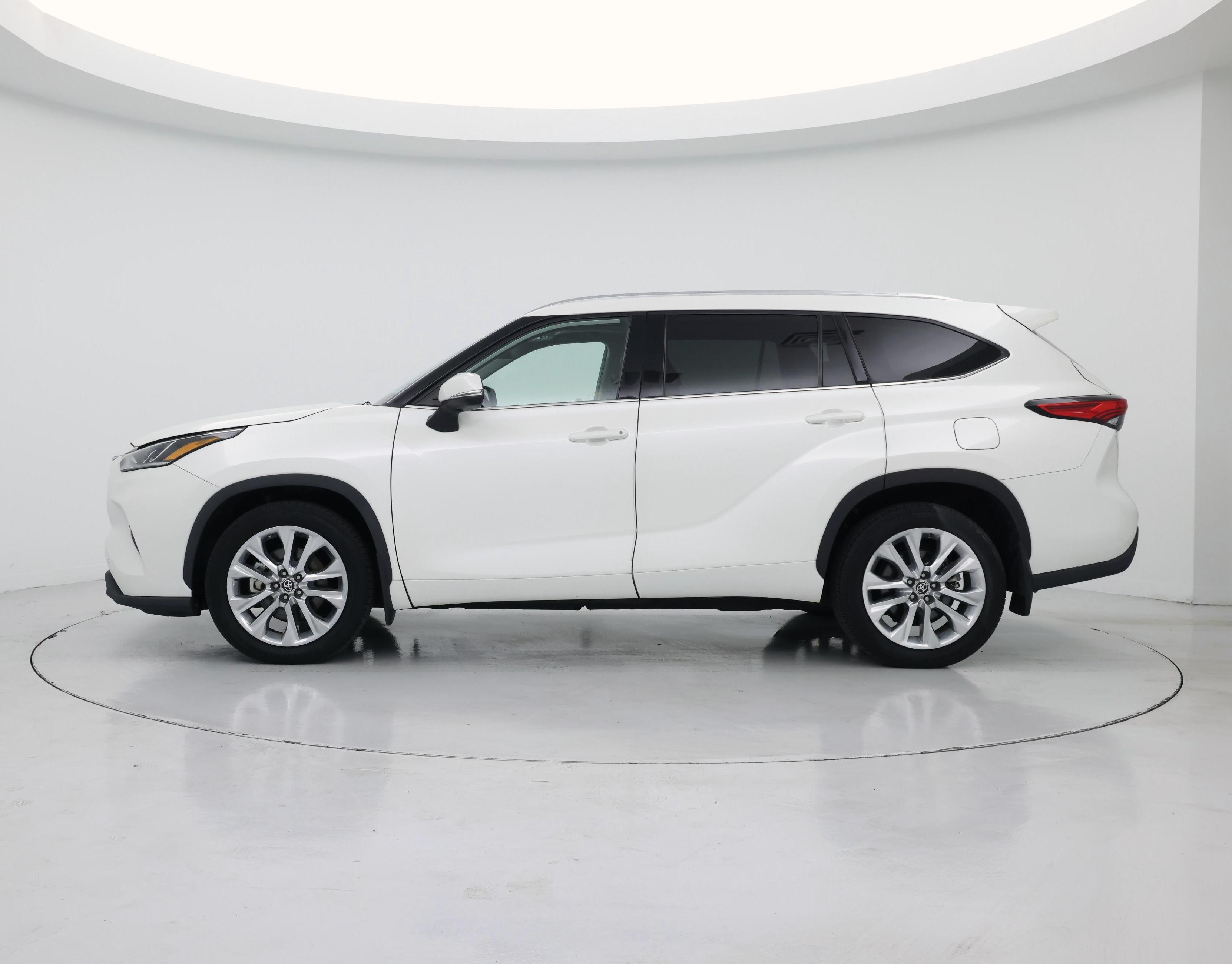 Thumbnail: 2020 Toyota Highlander - 3
