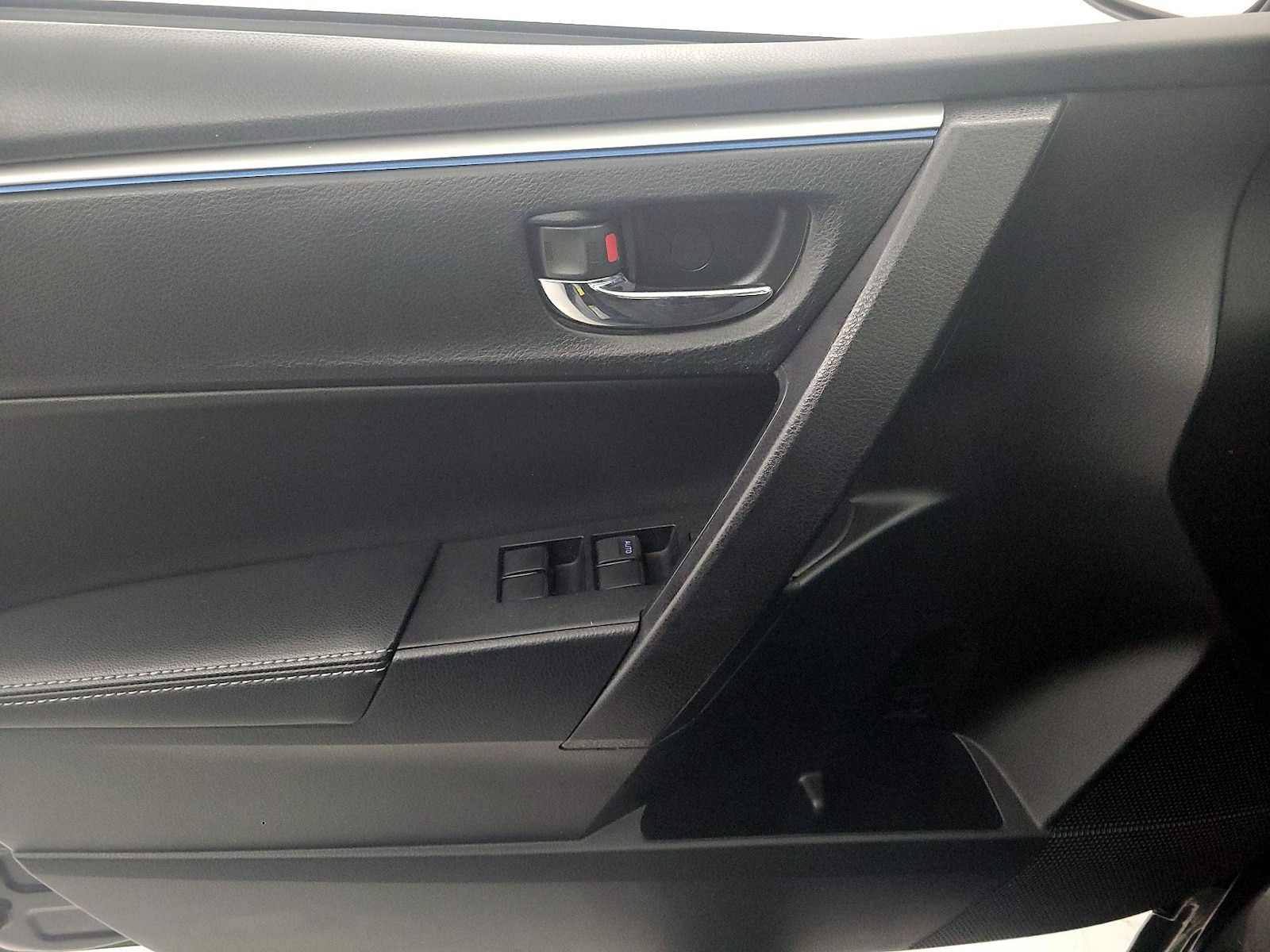 2015 Toyota Corolla S Plus - Photo 13