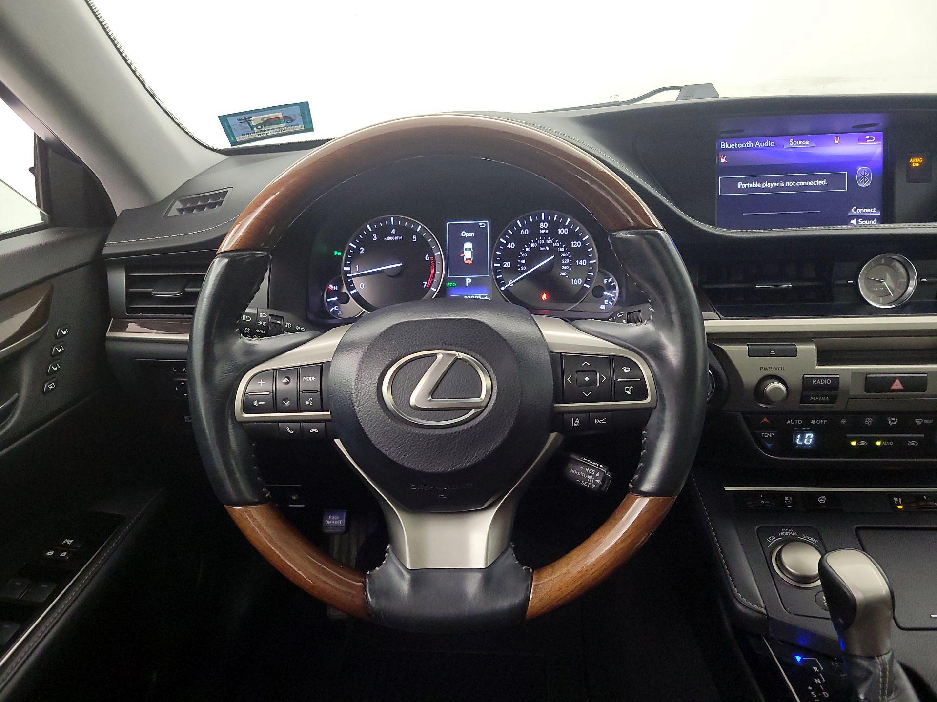 Thumbnail: 2018 Lexus ES - 10