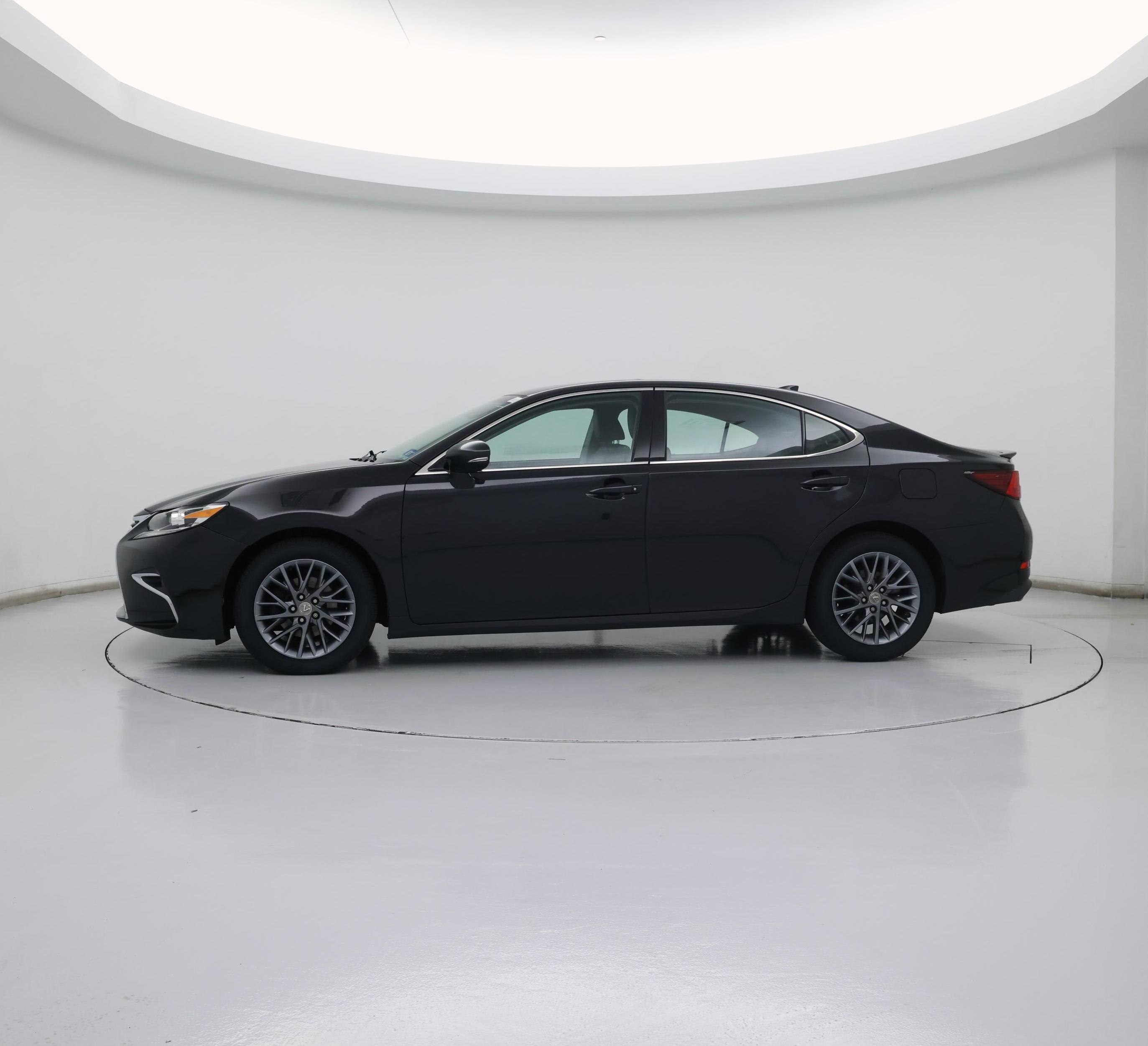 Thumbnail: 2018 Lexus ES - 3