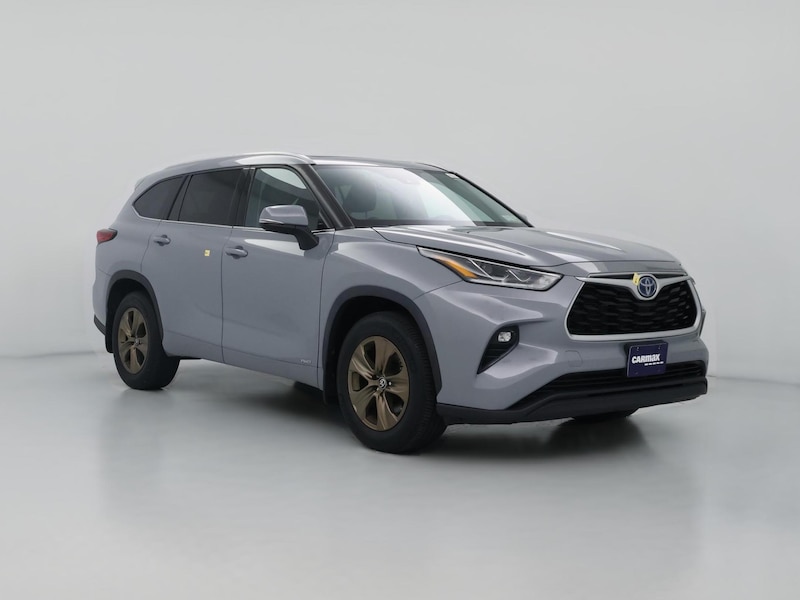 2022 Toyota Highlander XLE Bronze