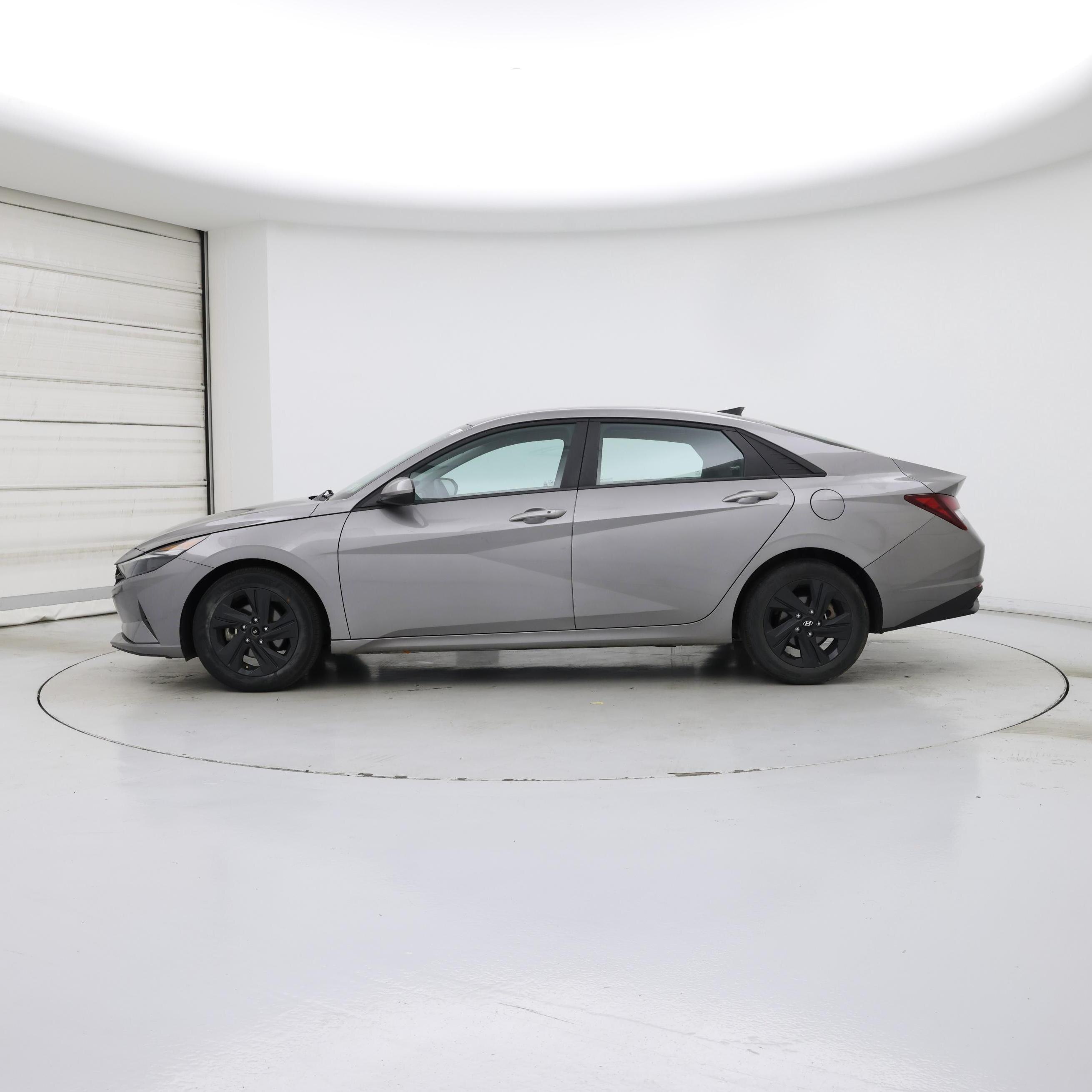 Thumbnail: 2023 Hyundai Elantra - 3