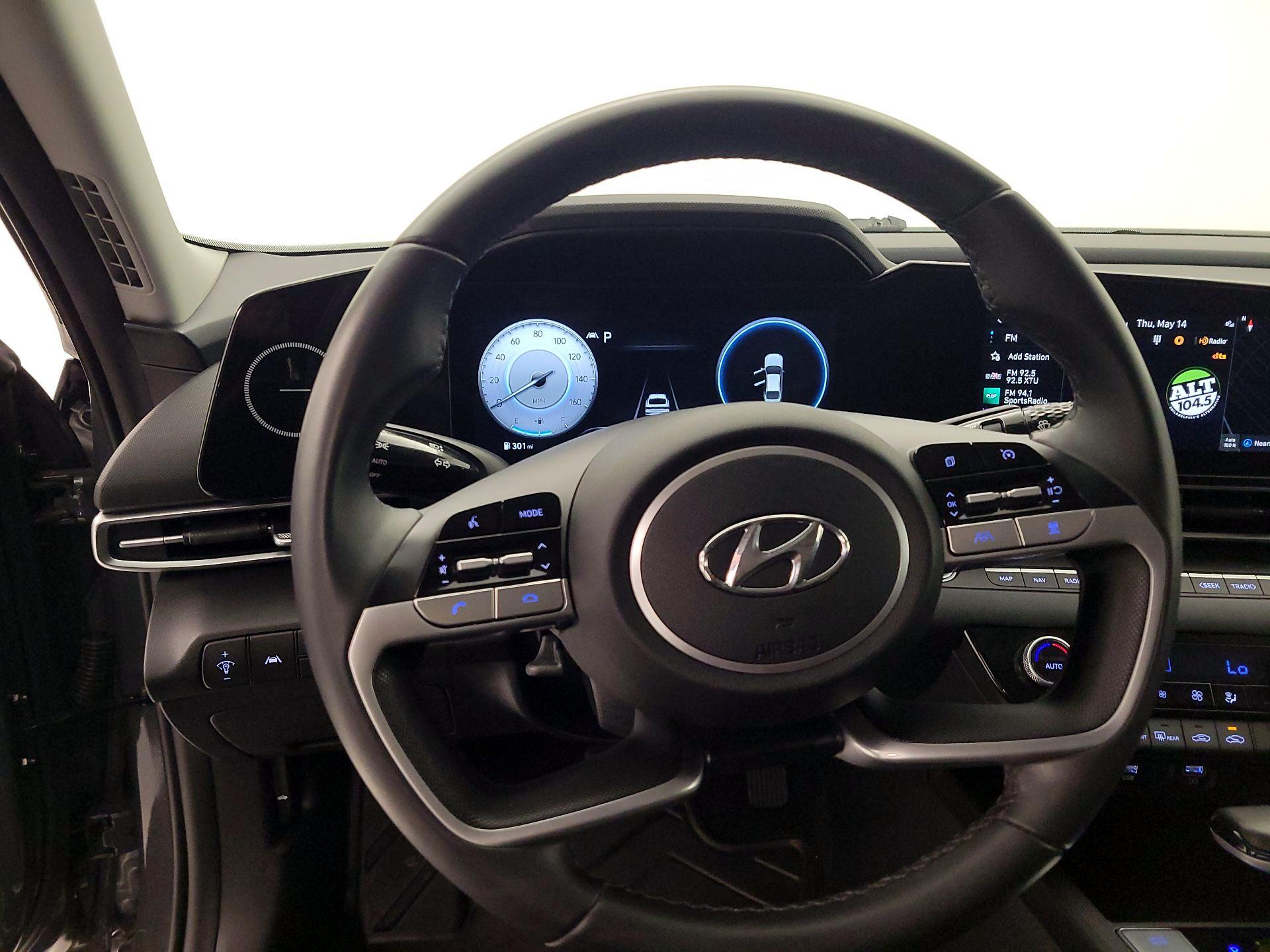 Thumbnail: 2023 Hyundai Elantra - 10