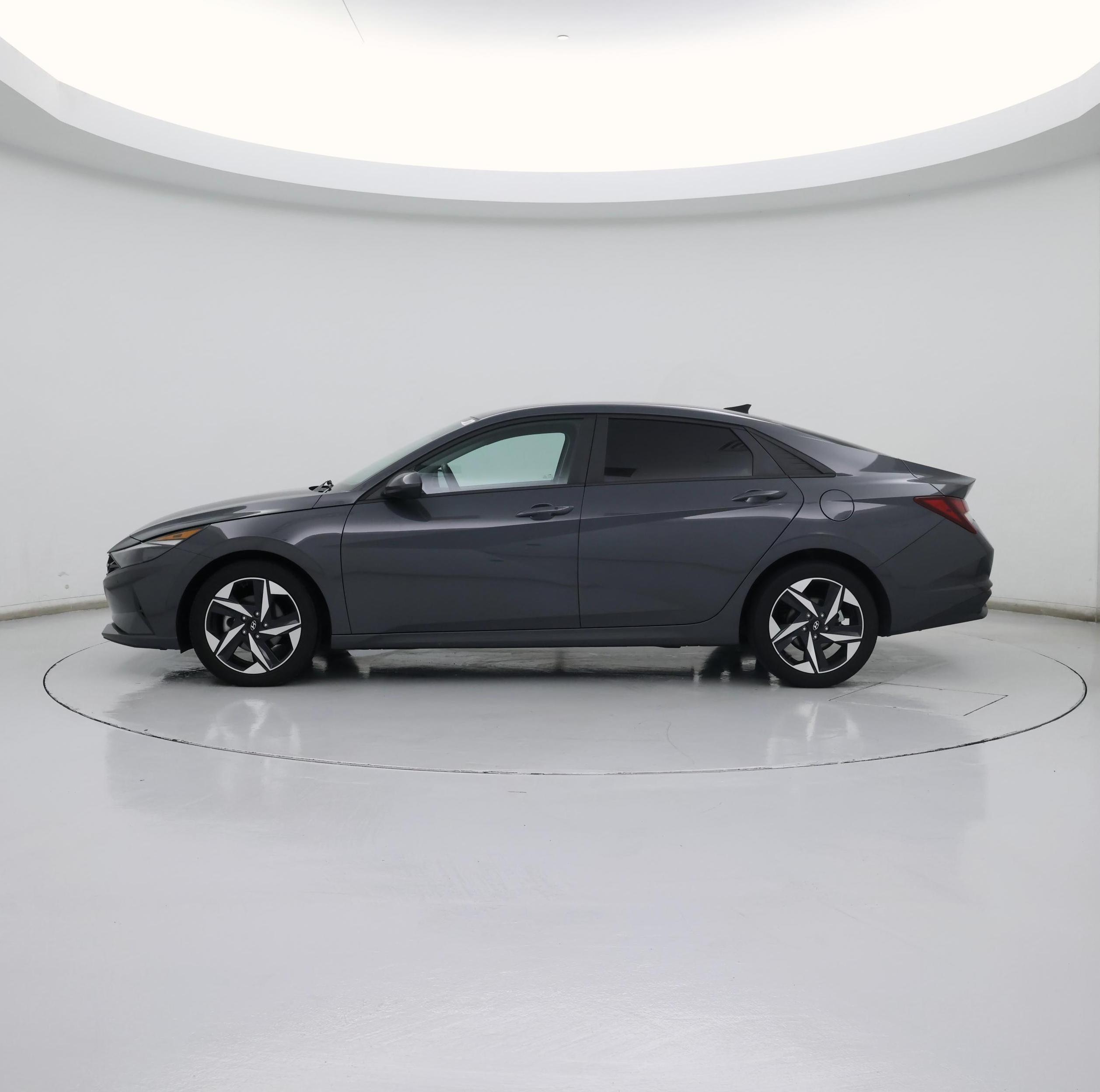 Thumbnail: 2023 Hyundai Elantra - 3