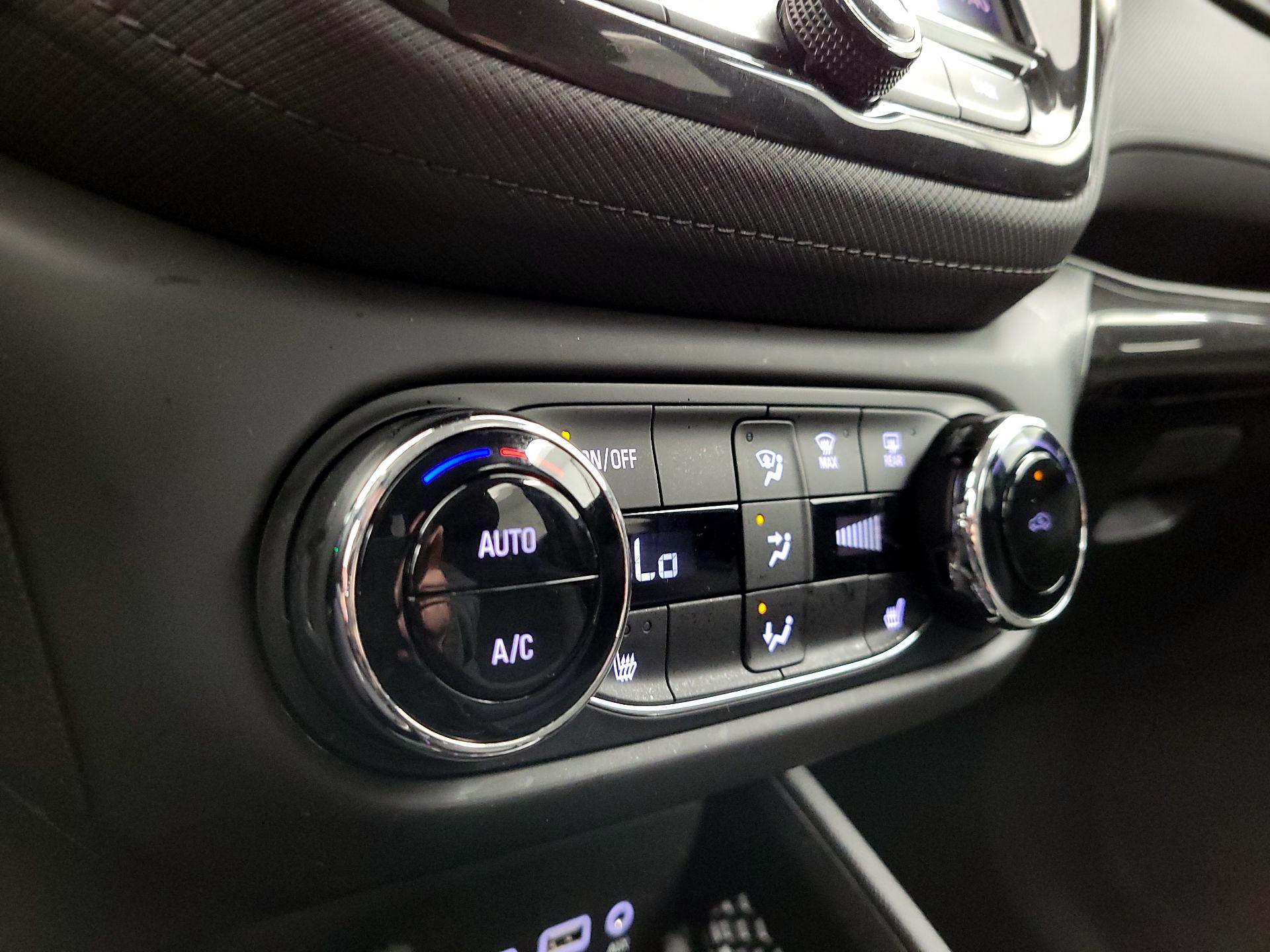 Thumbnail: 2022 Chevrolet TrailBlazer - 16