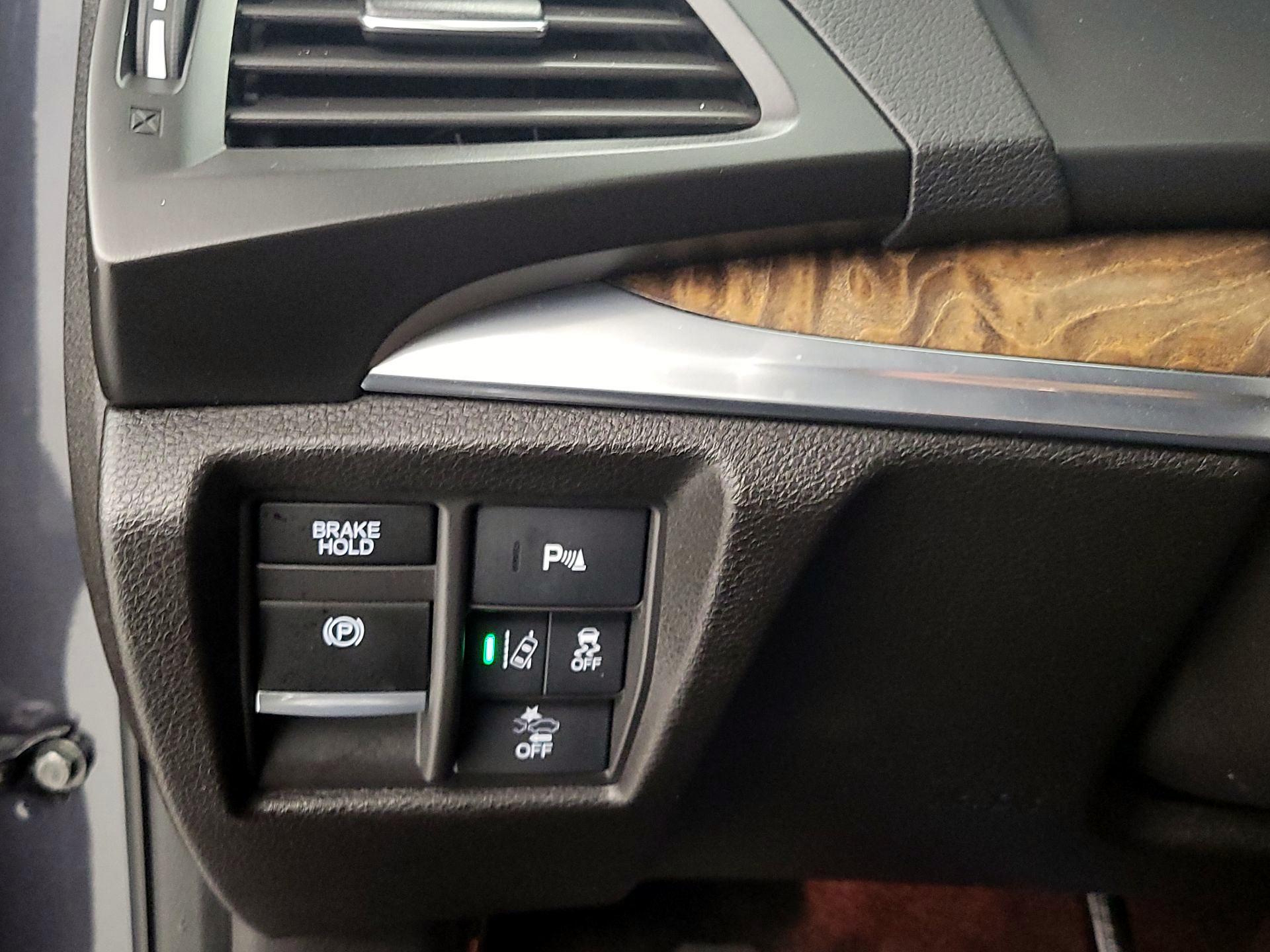 Thumbnail: 2019 Acura MDX - 13