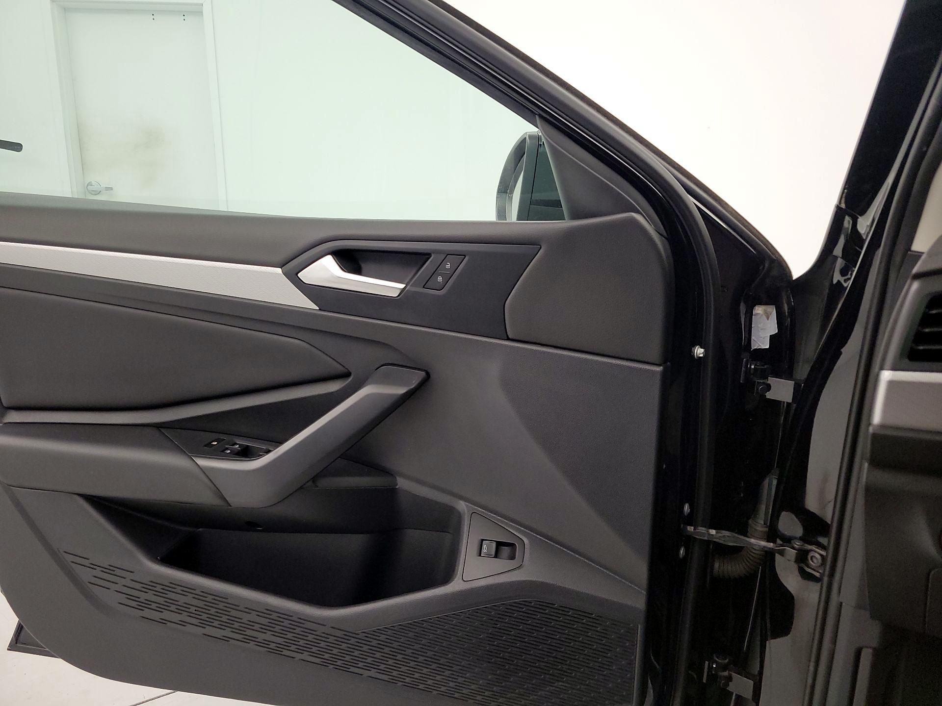 Thumbnail: 2019 Volkswagen Jetta - 12