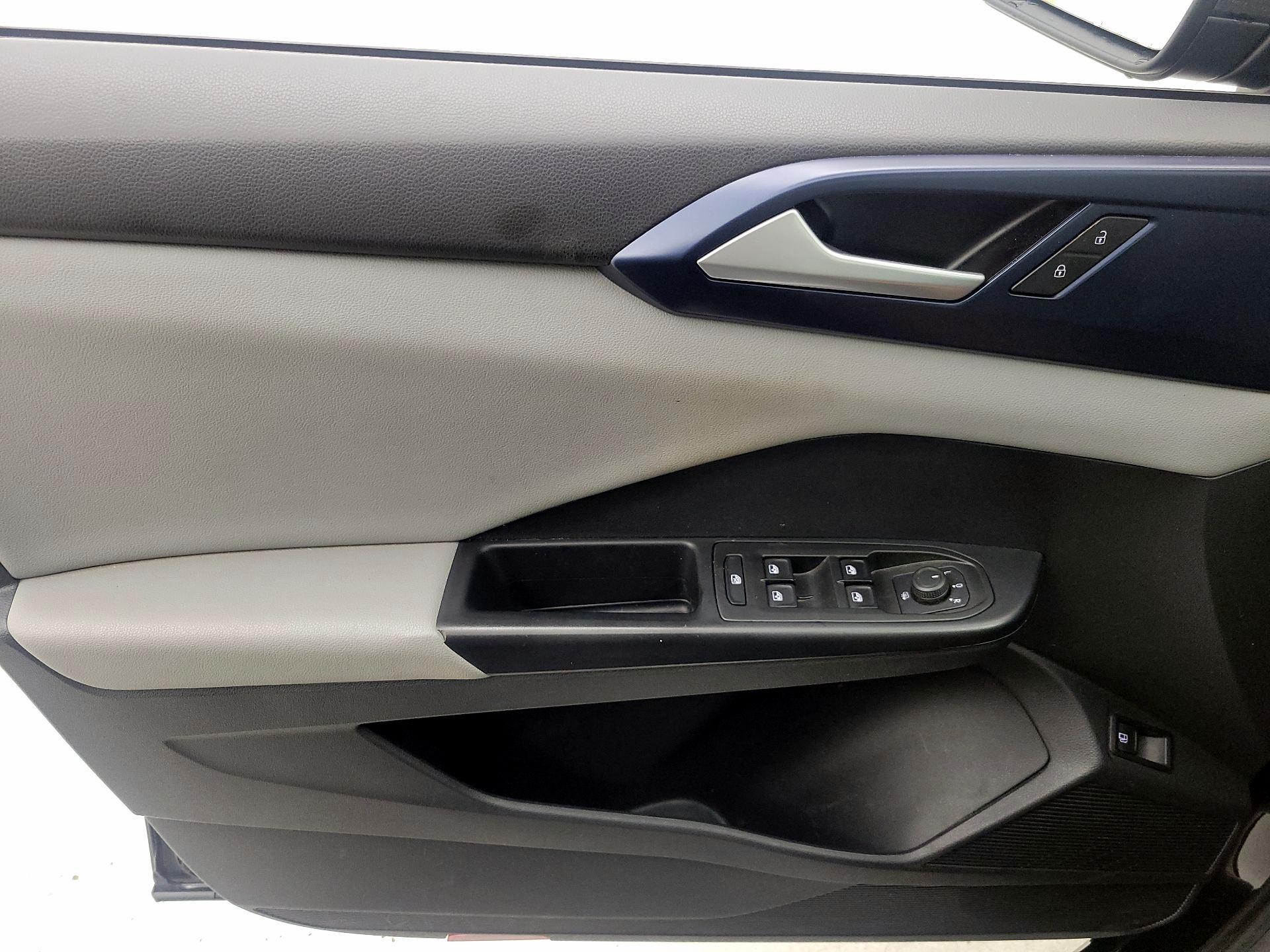 Thumbnail: 2023 Volkswagen Taos - 12