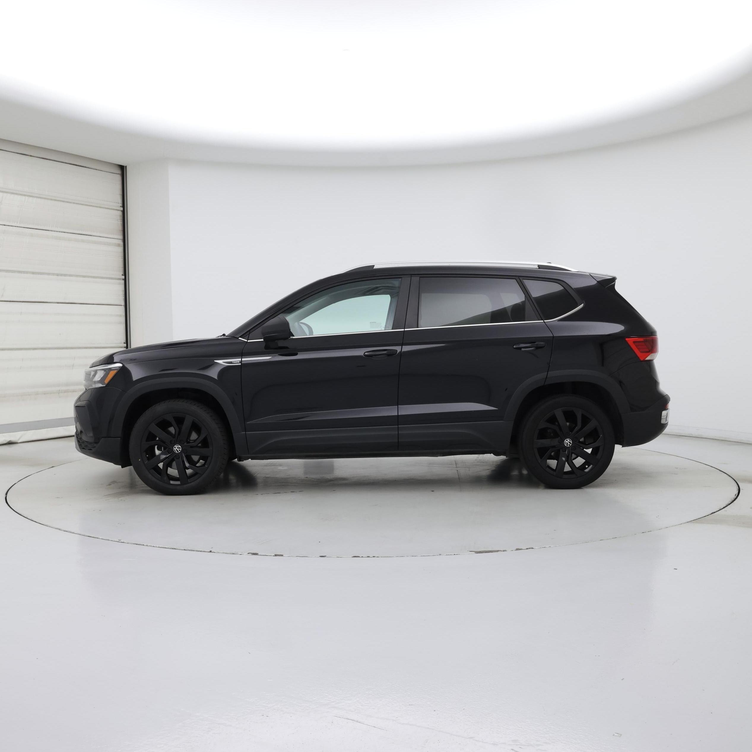 Thumbnail: 2023 Volkswagen Taos - 3