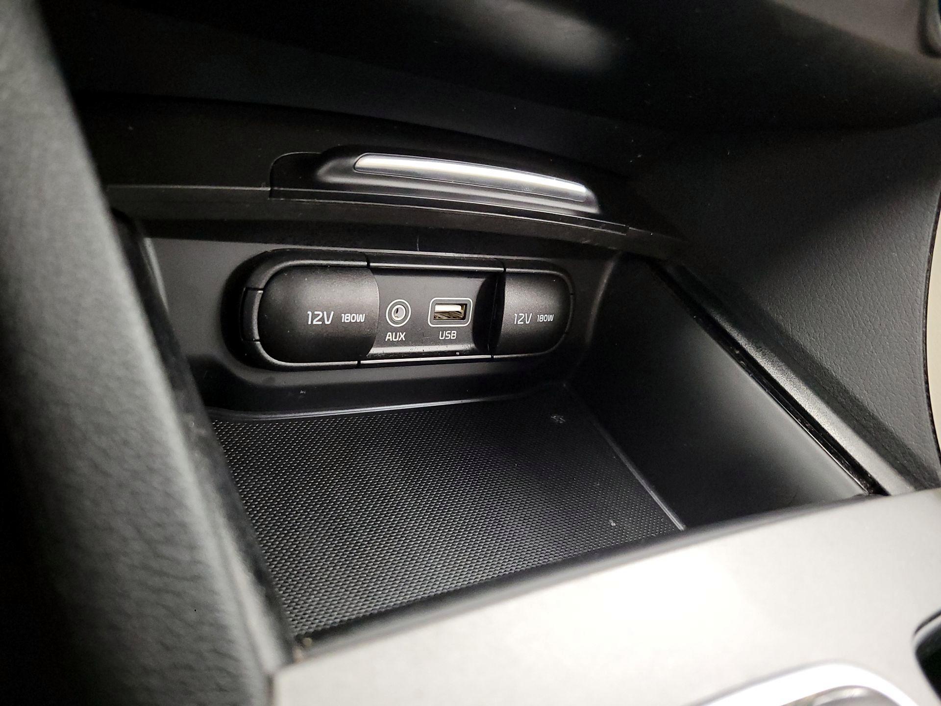 Thumbnail: 2018 Kia Optima - 18