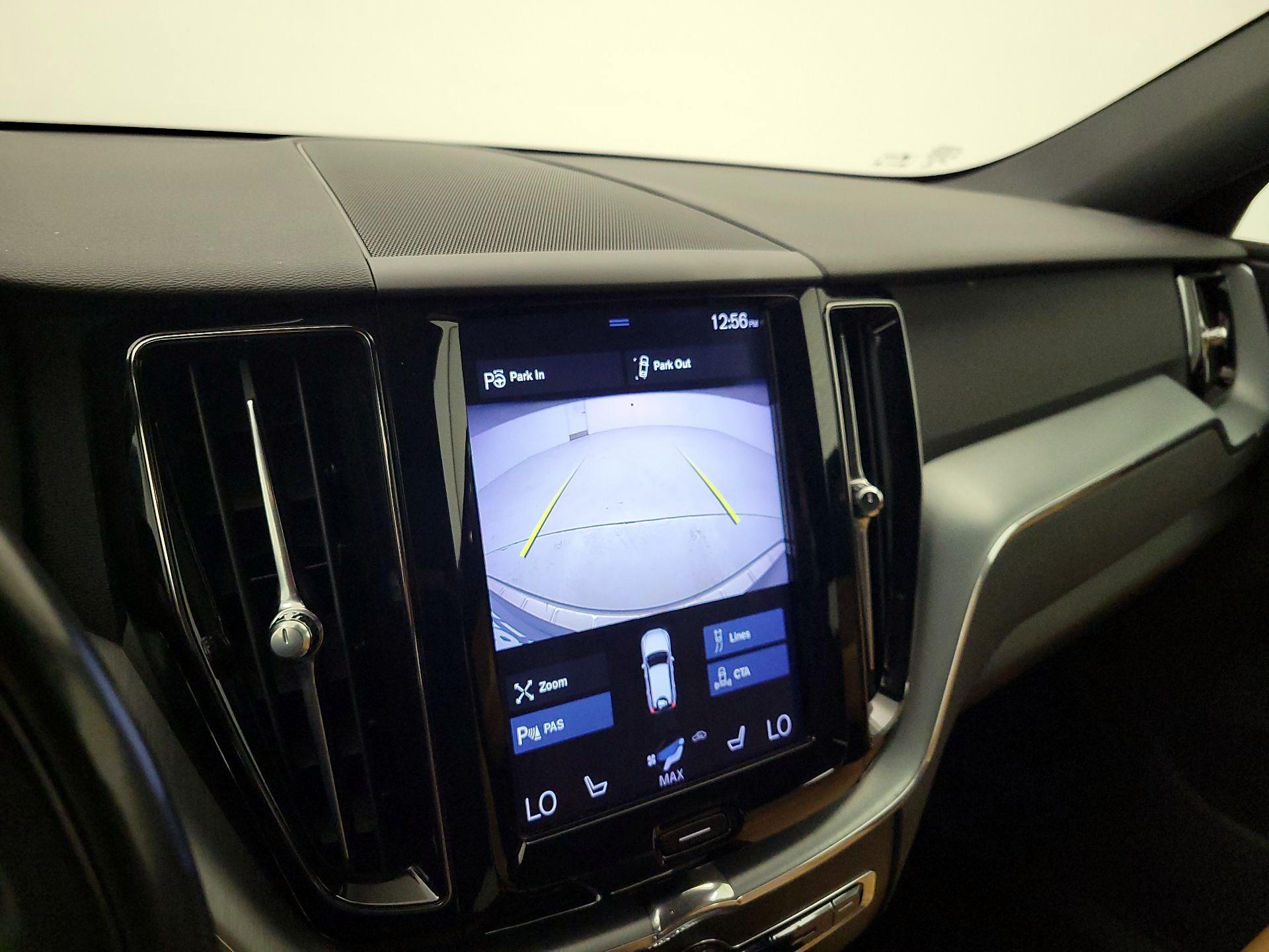 Thumbnail: 2018 Volvo XC60 - 15