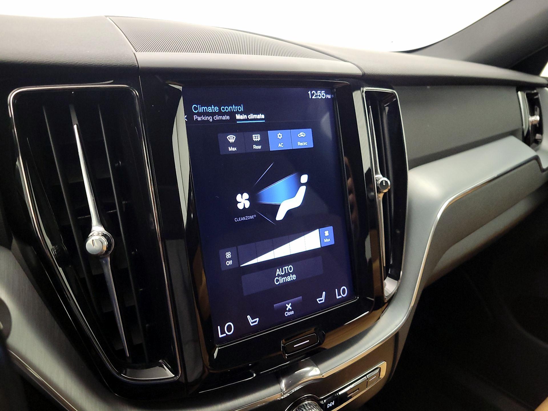 Thumbnail: 2018 Volvo XC60 - 17
