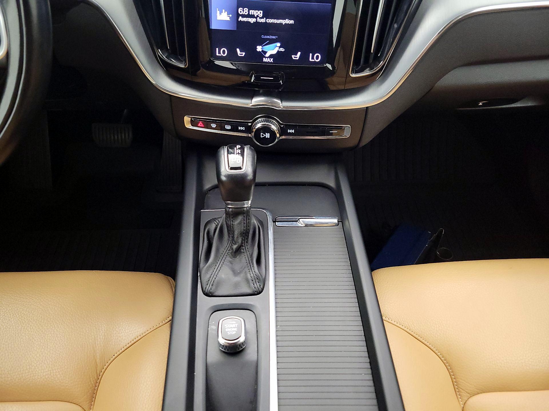 Thumbnail: 2018 Volvo XC60 - 18