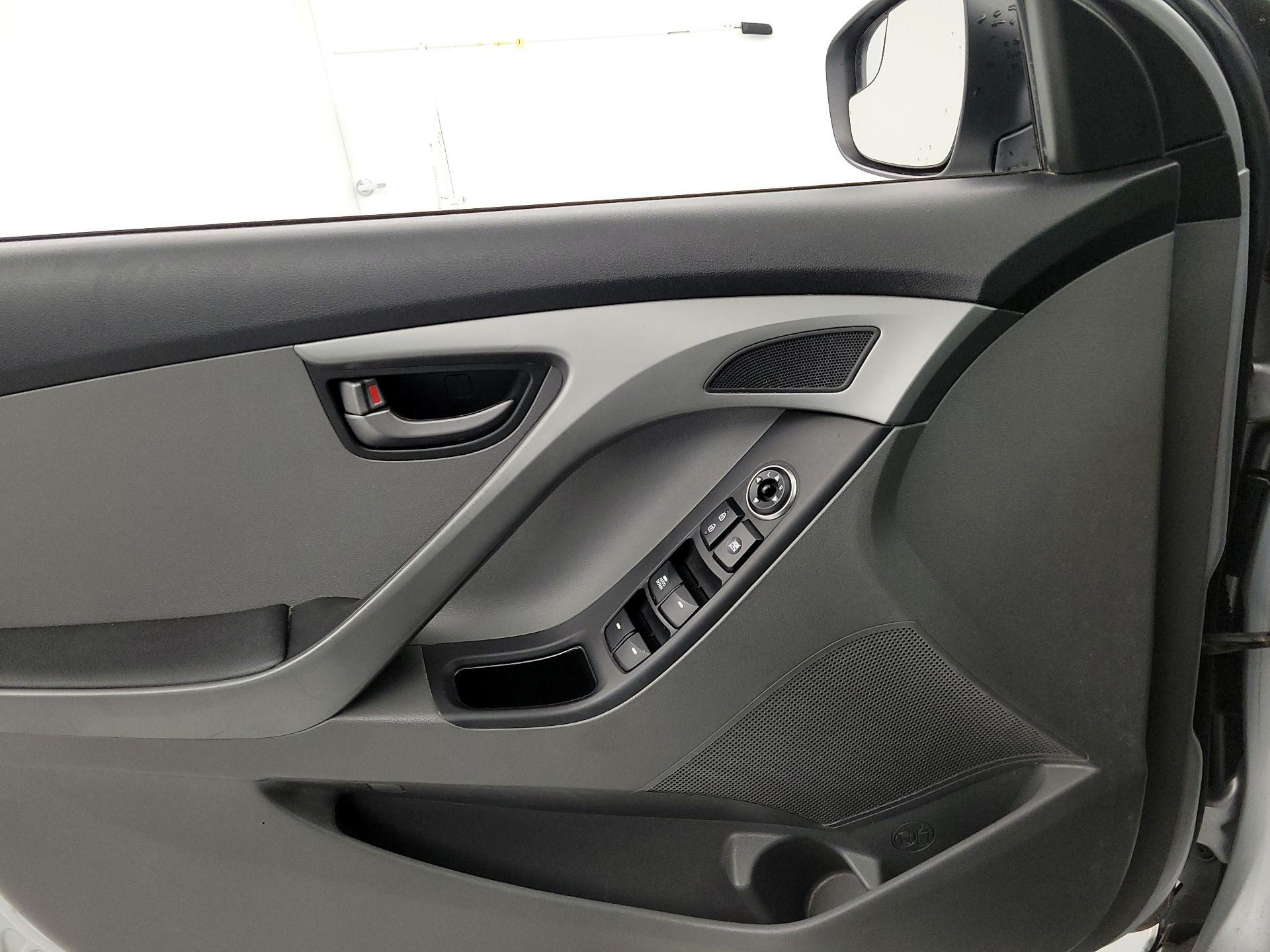 Thumbnail: 2014 Hyundai Elantra - 12