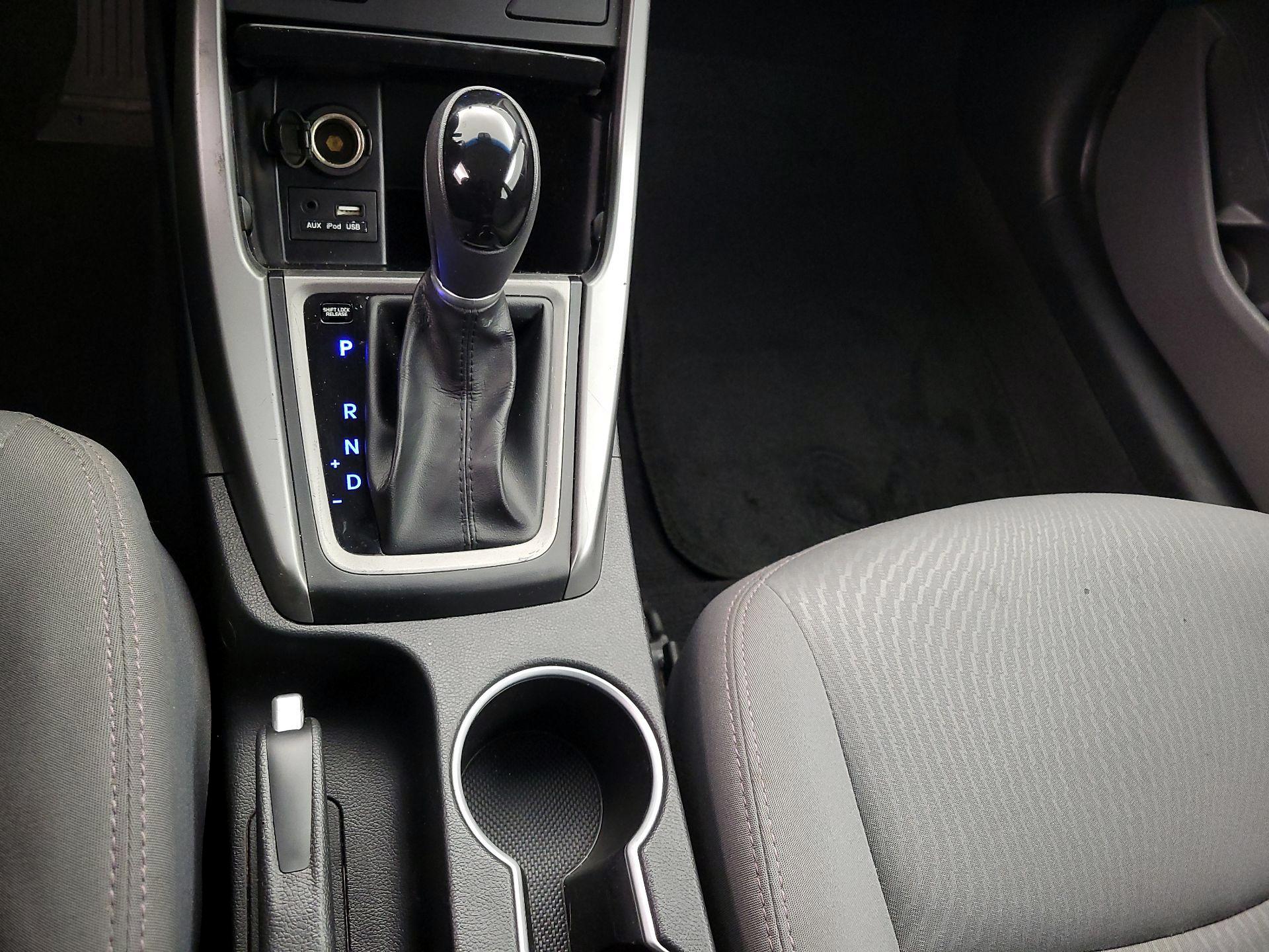 Thumbnail: 2014 Hyundai Elantra - 16