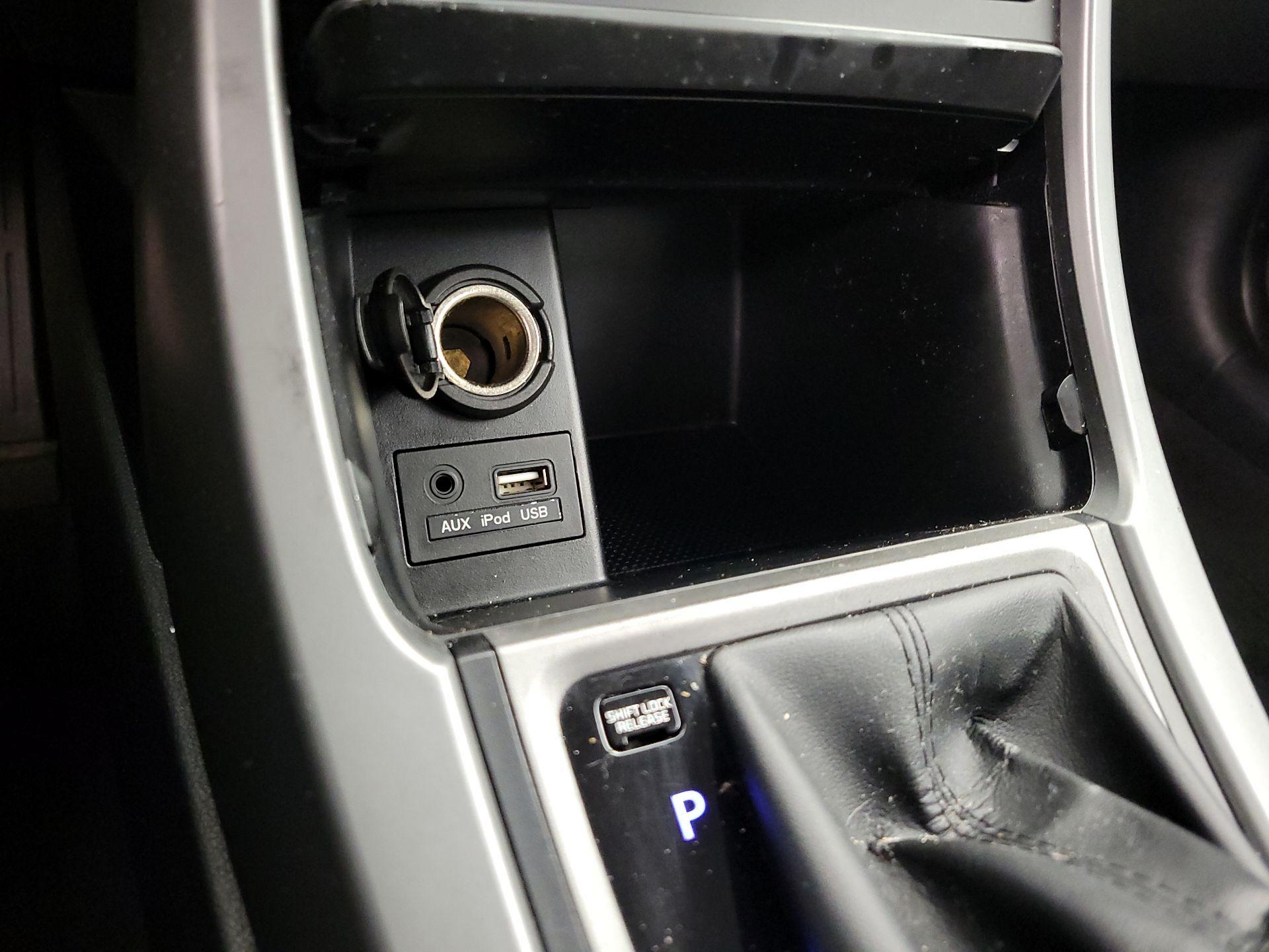 Thumbnail: 2014 Hyundai Elantra - 17