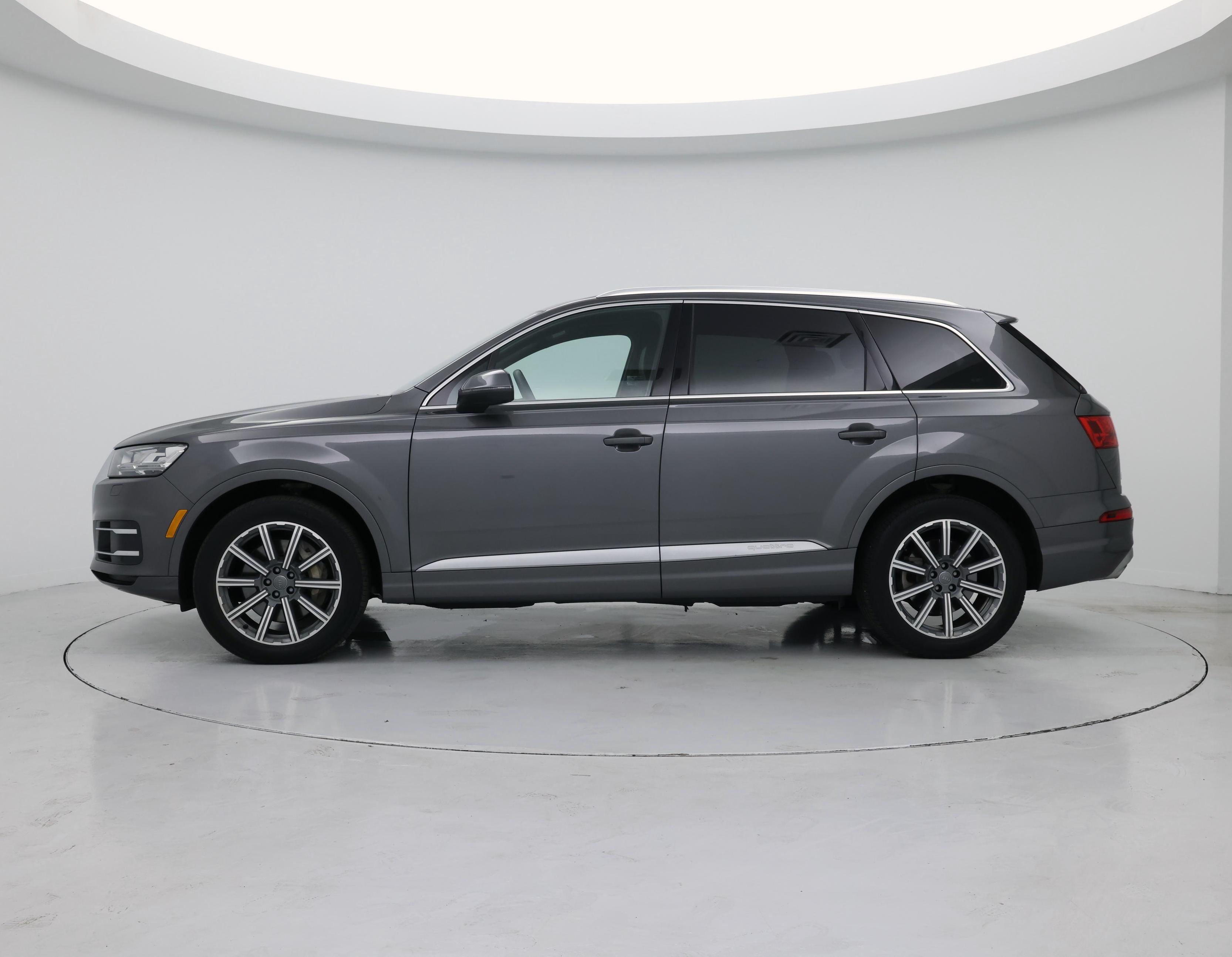 Thumbnail: 2019 Audi Q7 - 3