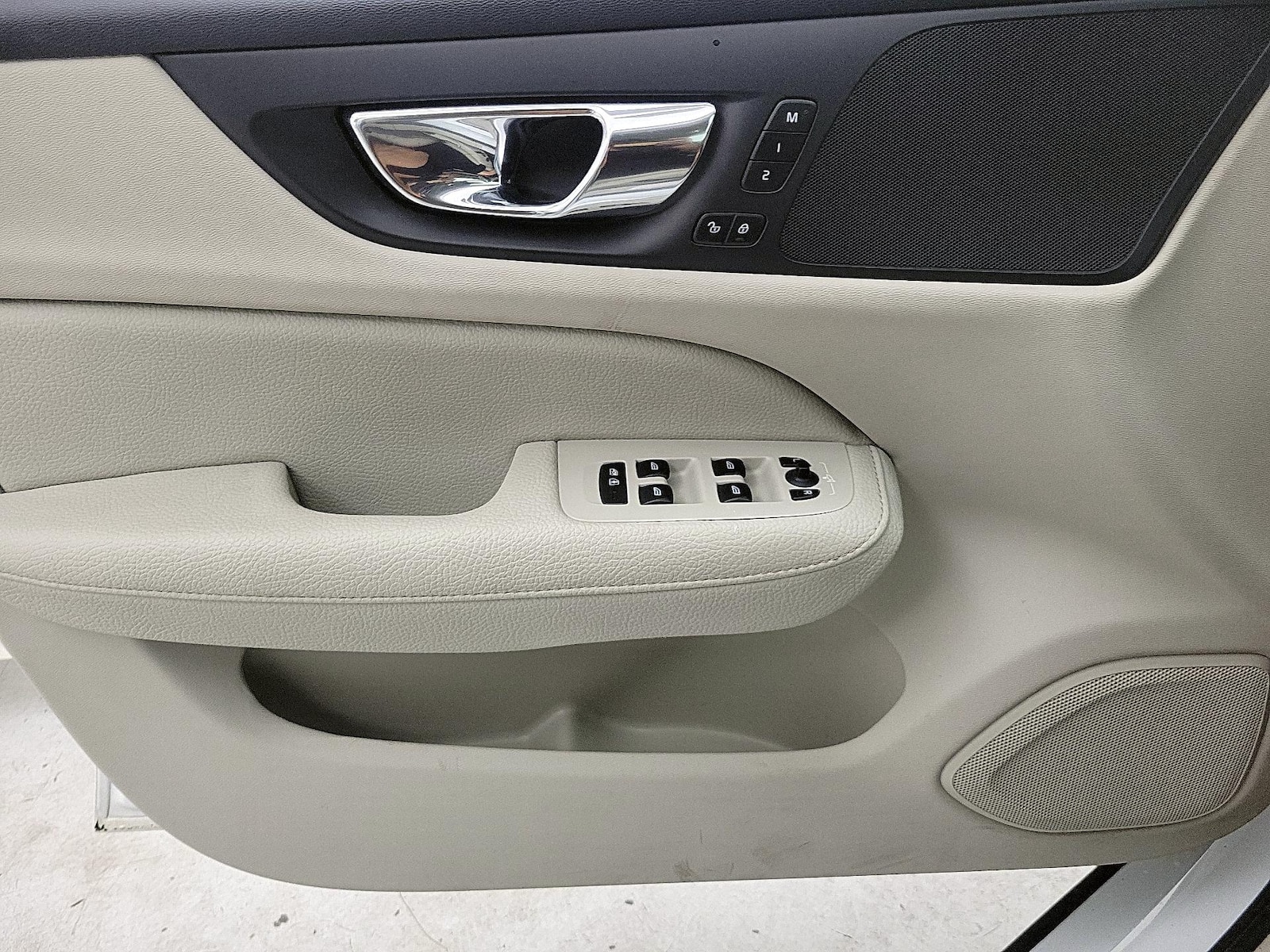 2020 Volvo S60 Momentum - Photo 13