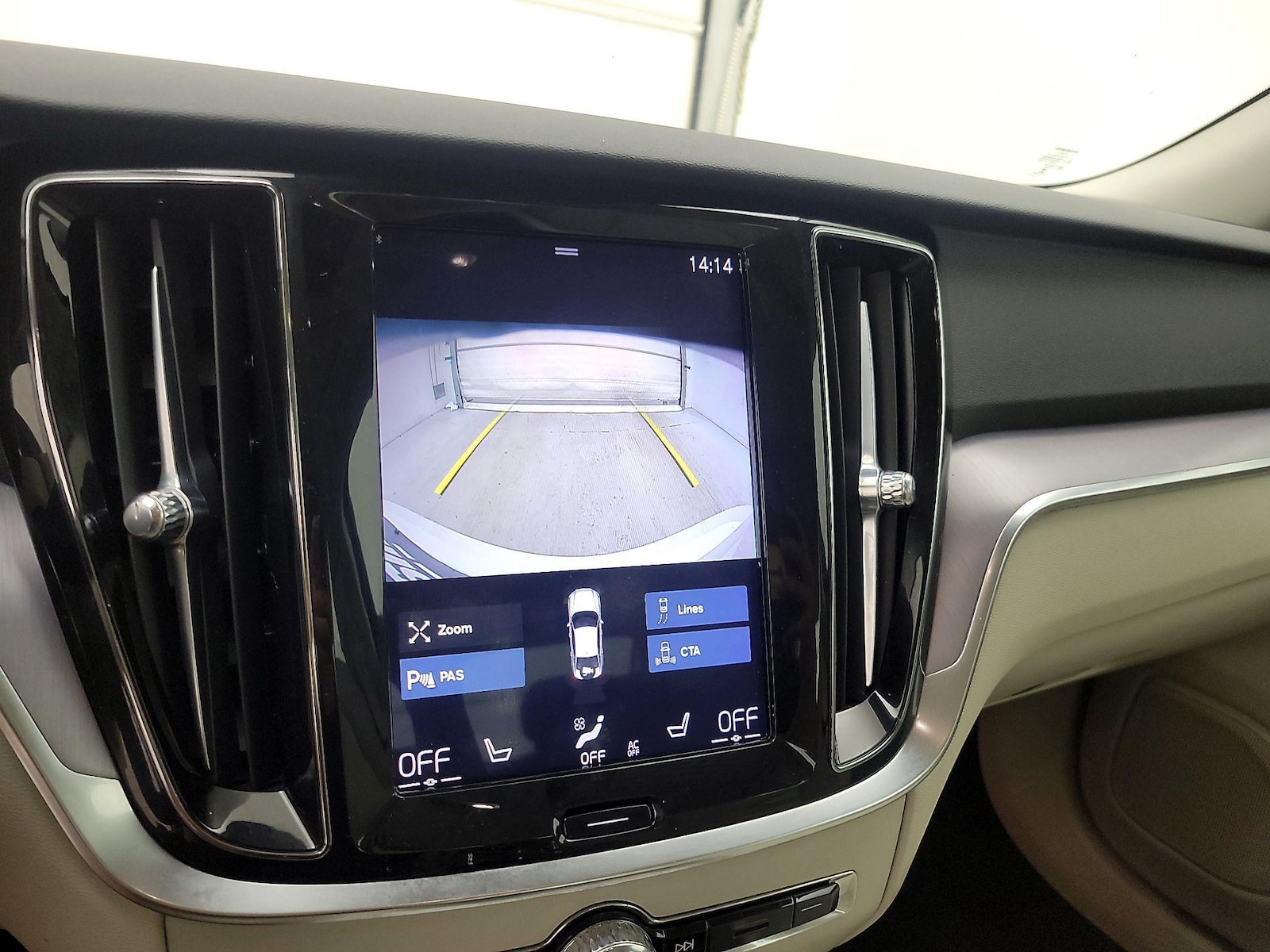 2020 Volvo S60 Momentum - Photo 15
