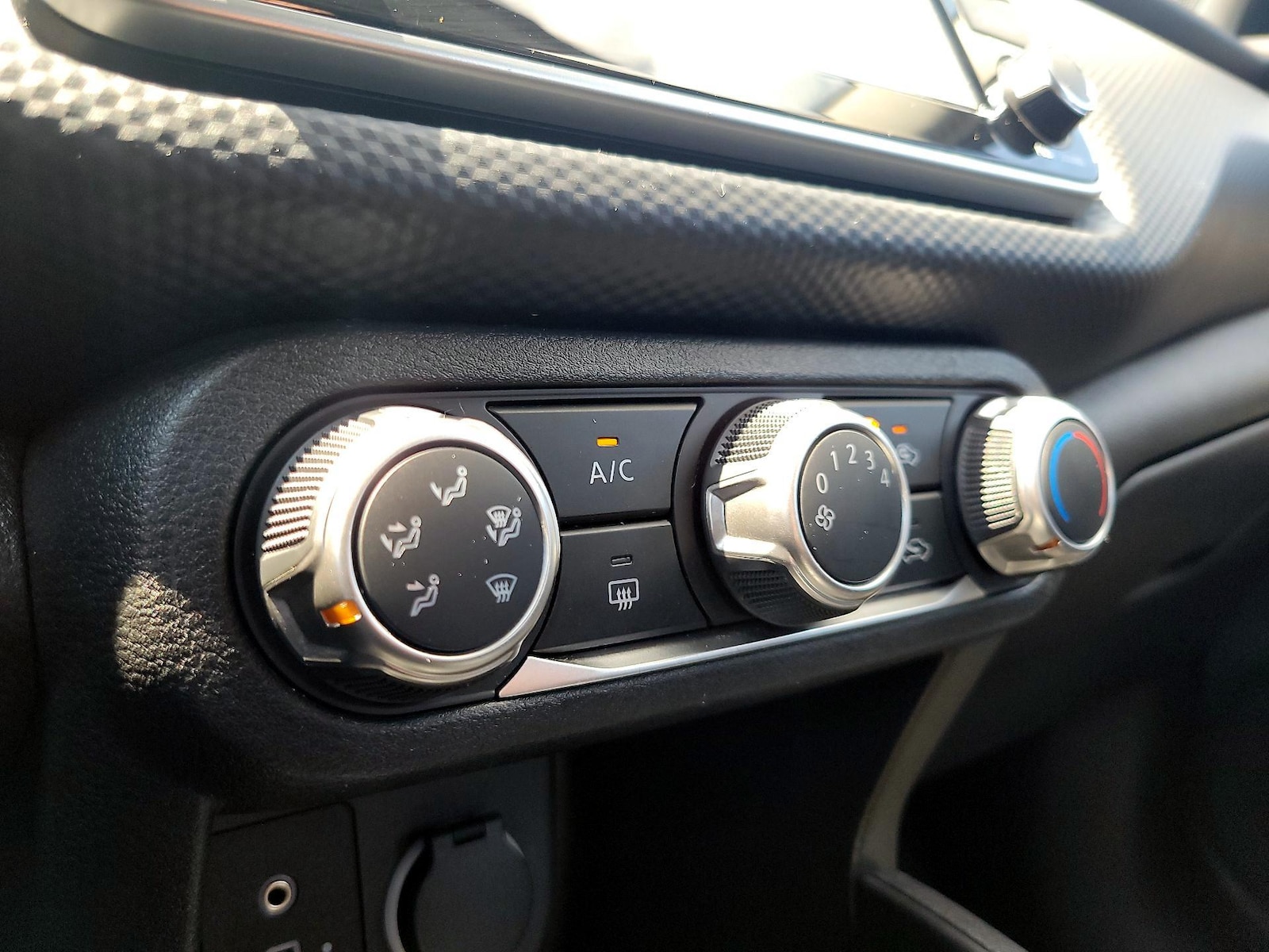2023 Nissan Kicks S - Photo 16