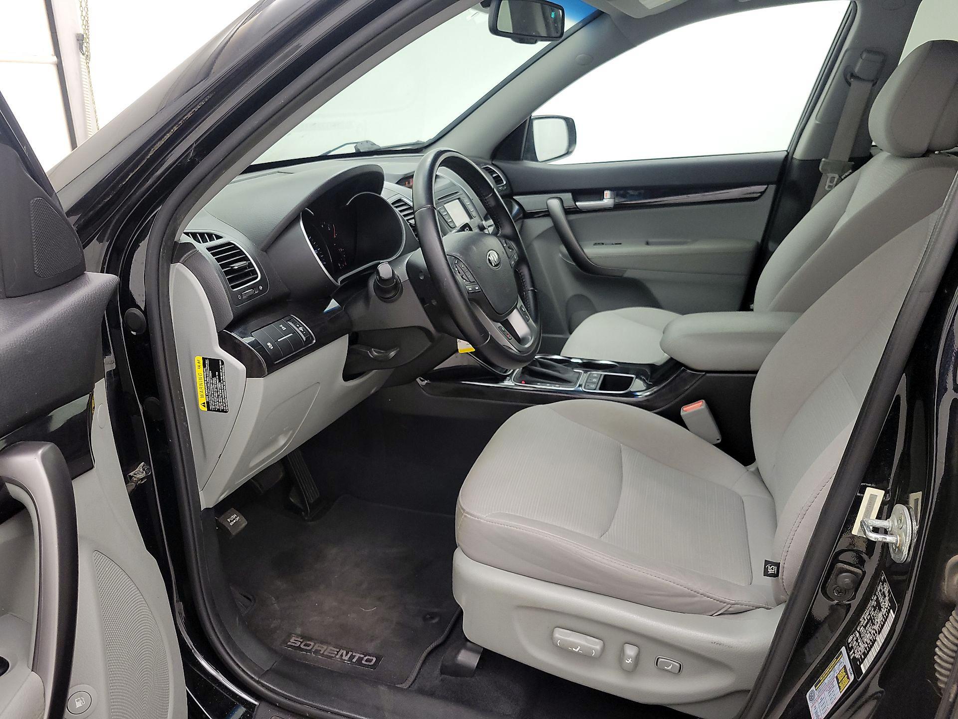 Thumbnail: 2015 Kia Sorento - 11