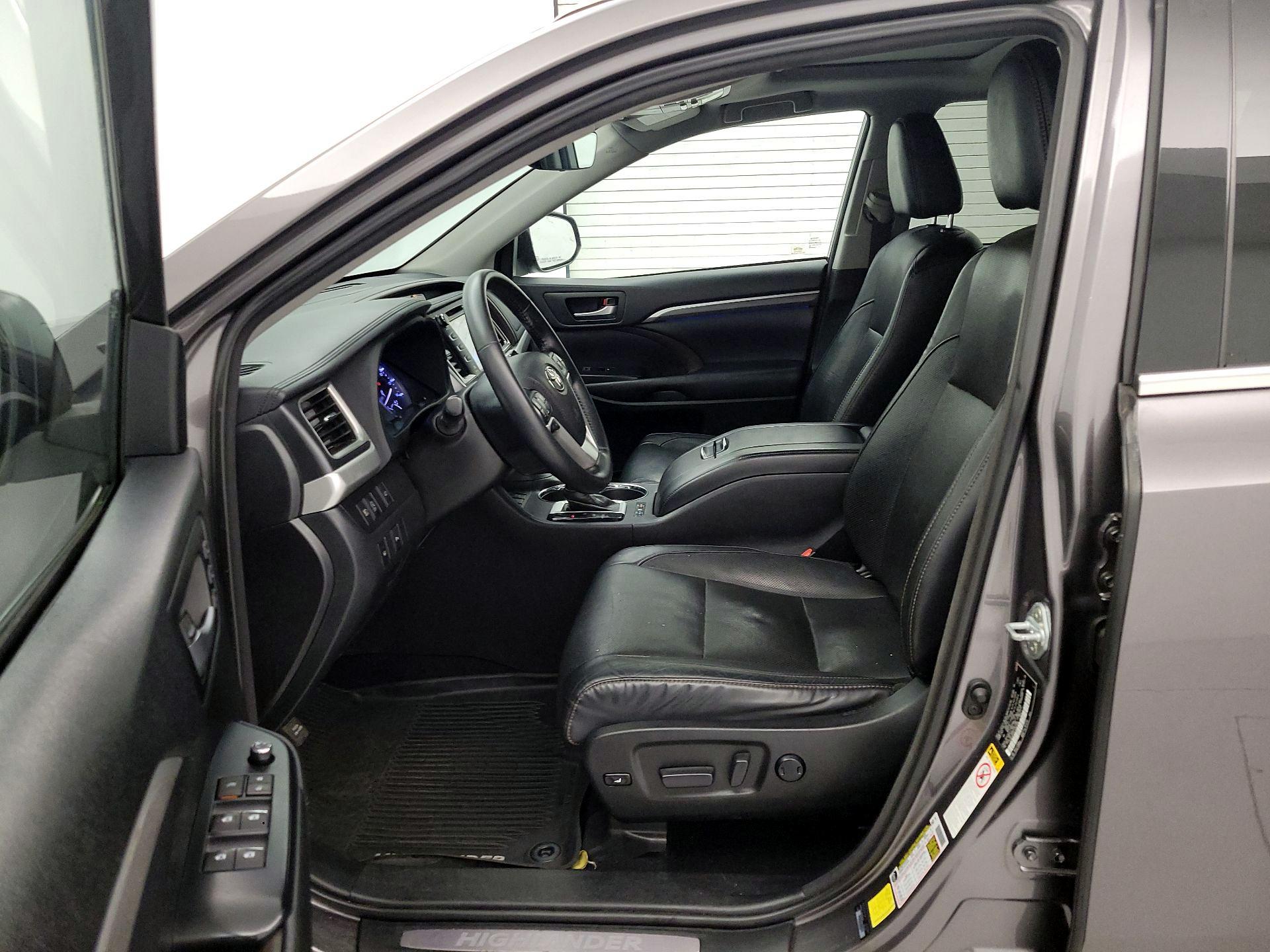 Thumbnail: 2018 Toyota Highlander - 11