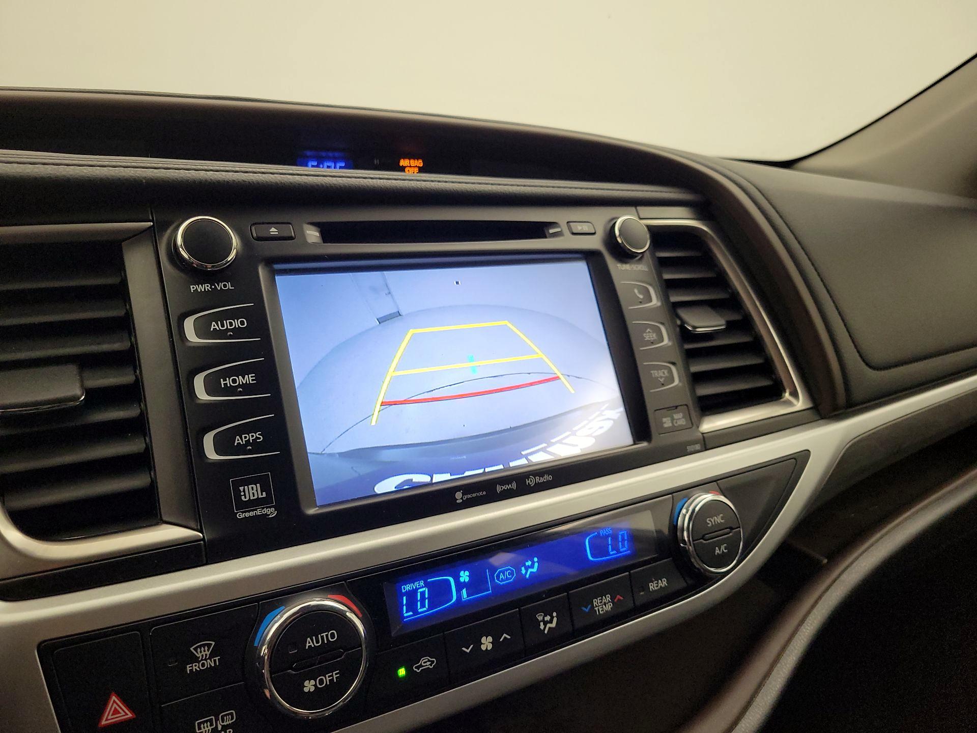 Thumbnail: 2018 Toyota Highlander - 14