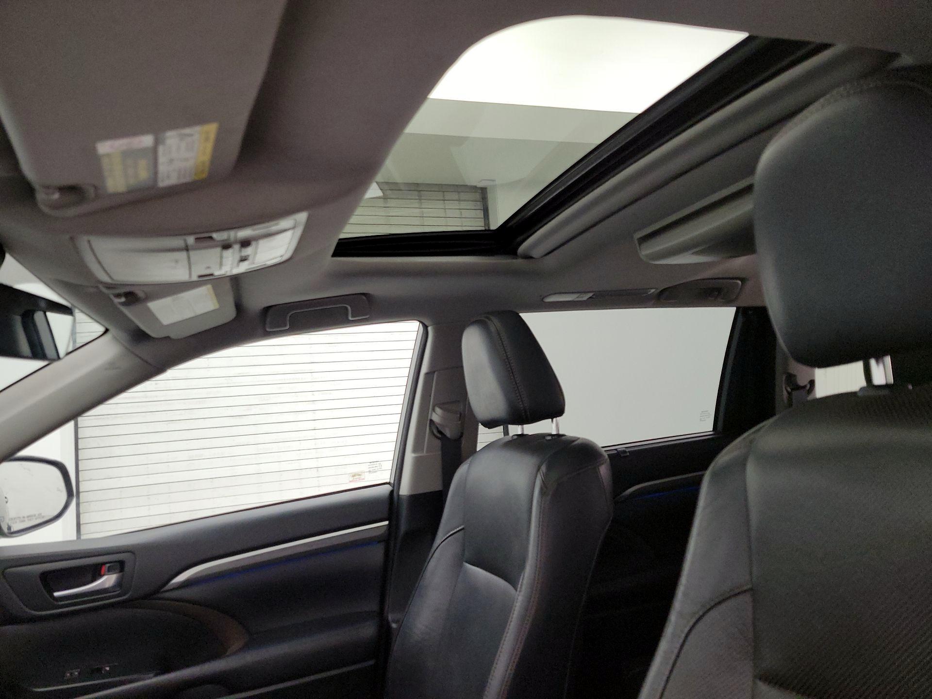 Thumbnail: 2018 Toyota Highlander - 19