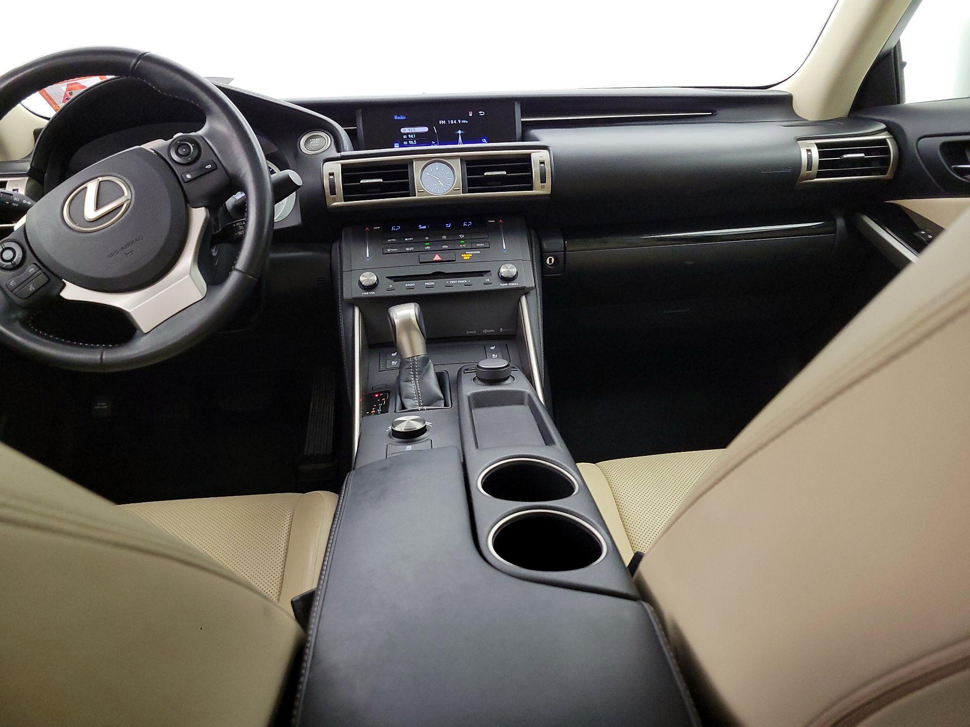 Thumbnail: 2016 Lexus IS - 9