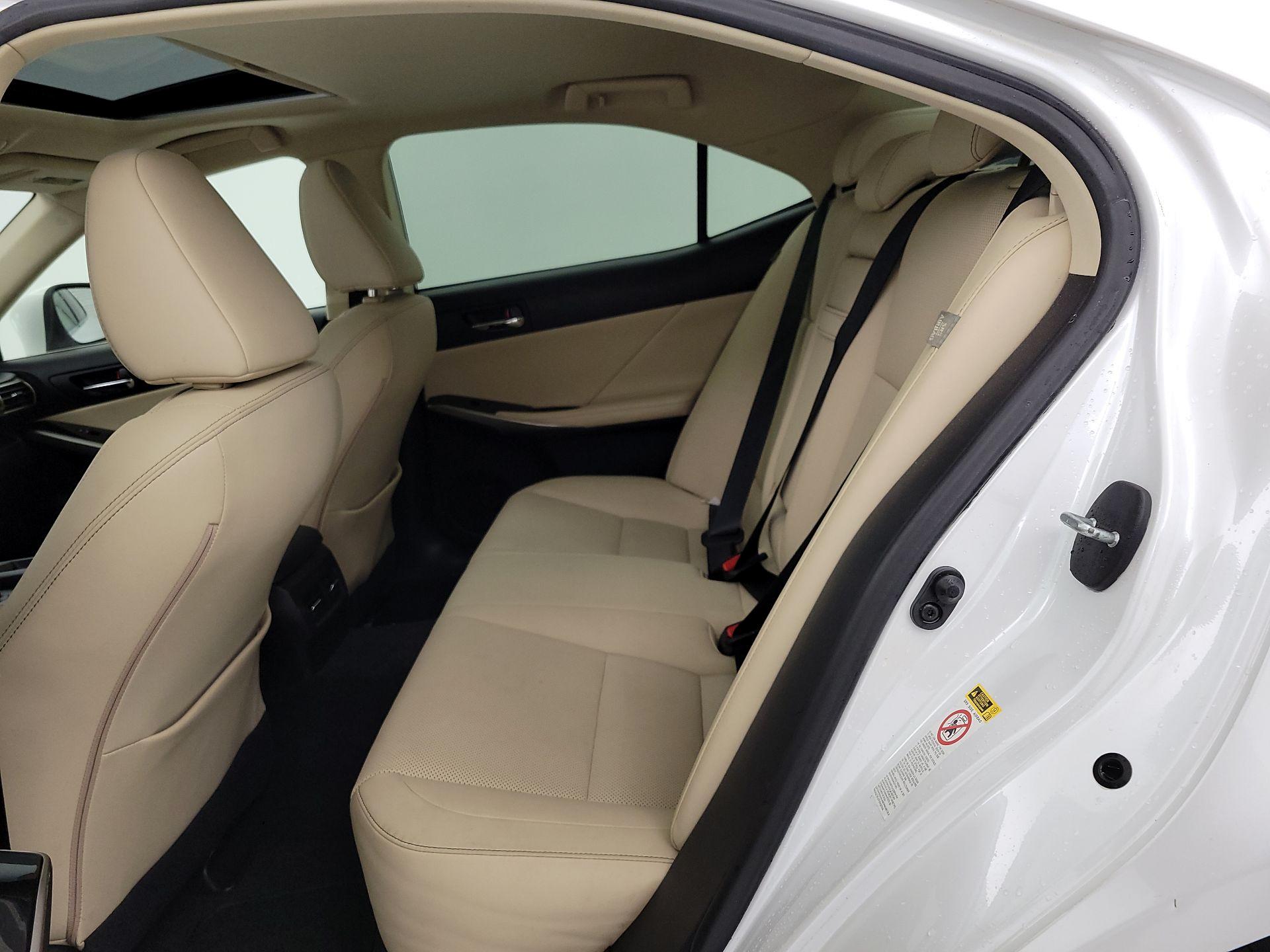 Thumbnail: 2016 Lexus IS - 20
