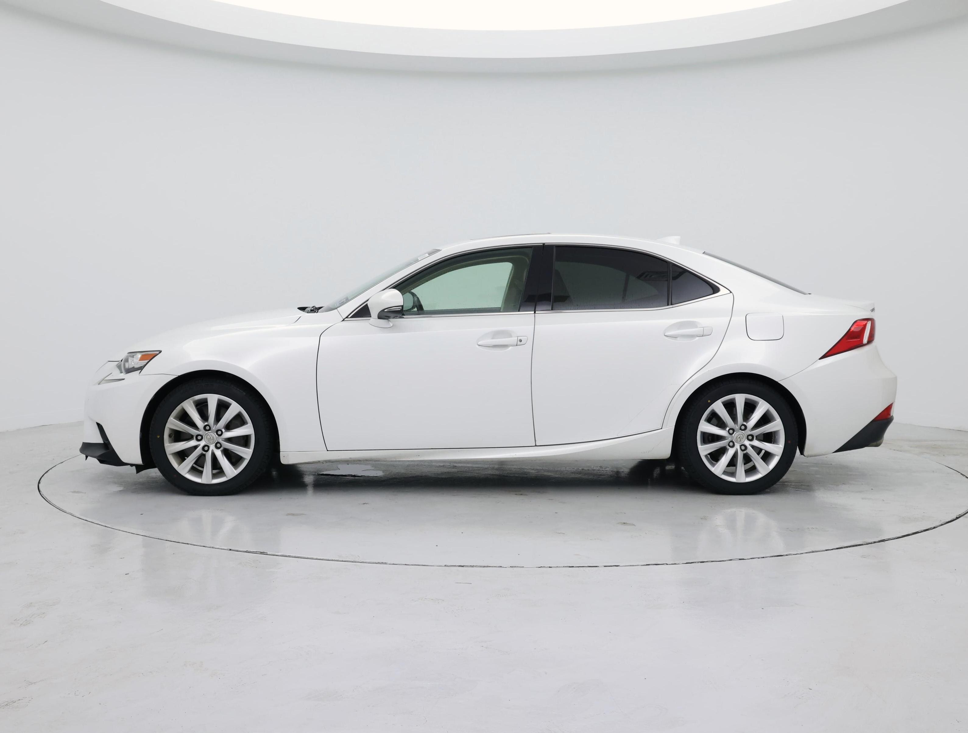 Thumbnail: 2016 Lexus IS - 3