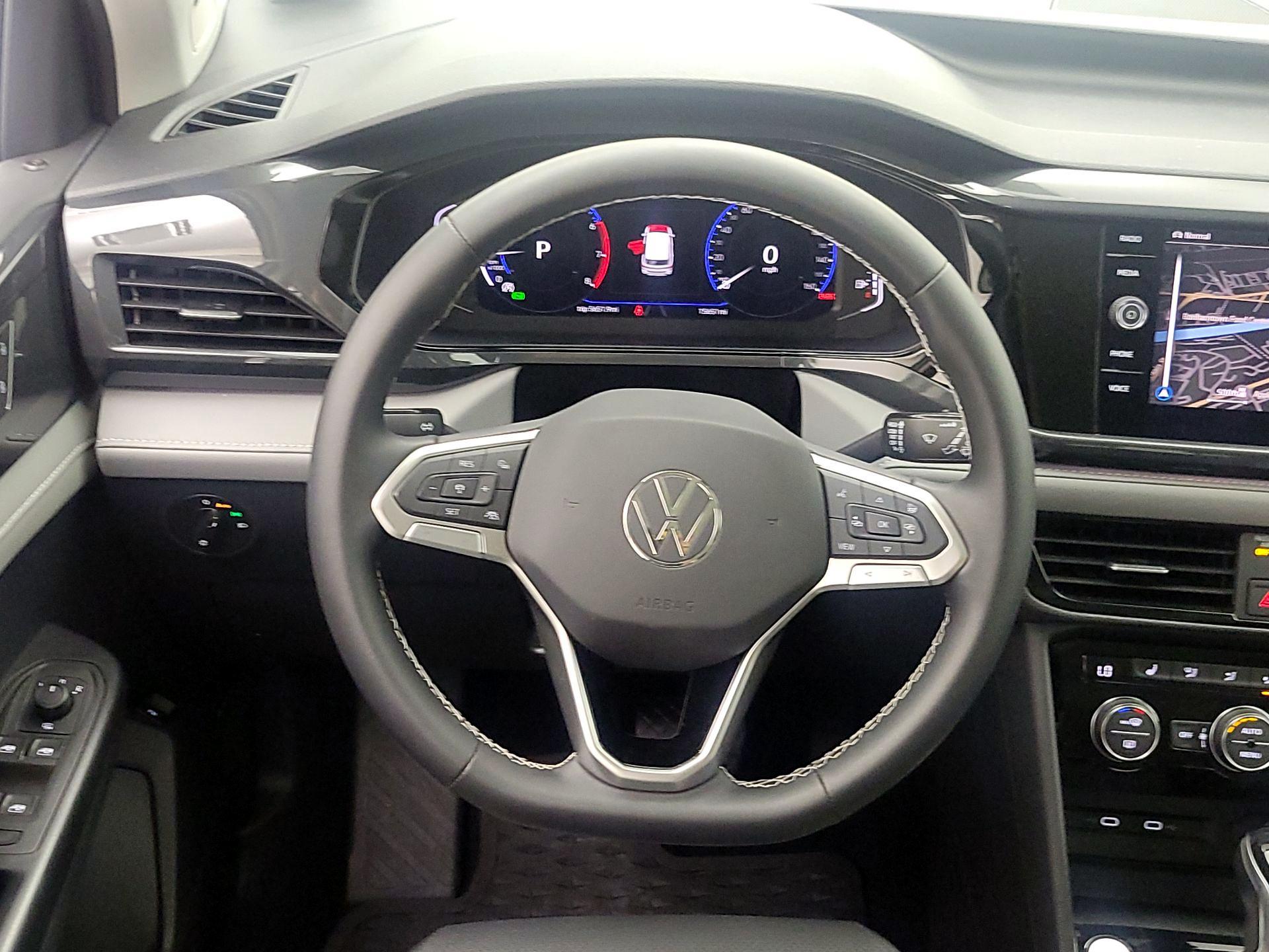 Thumbnail: 2022 Volkswagen Taos - 10