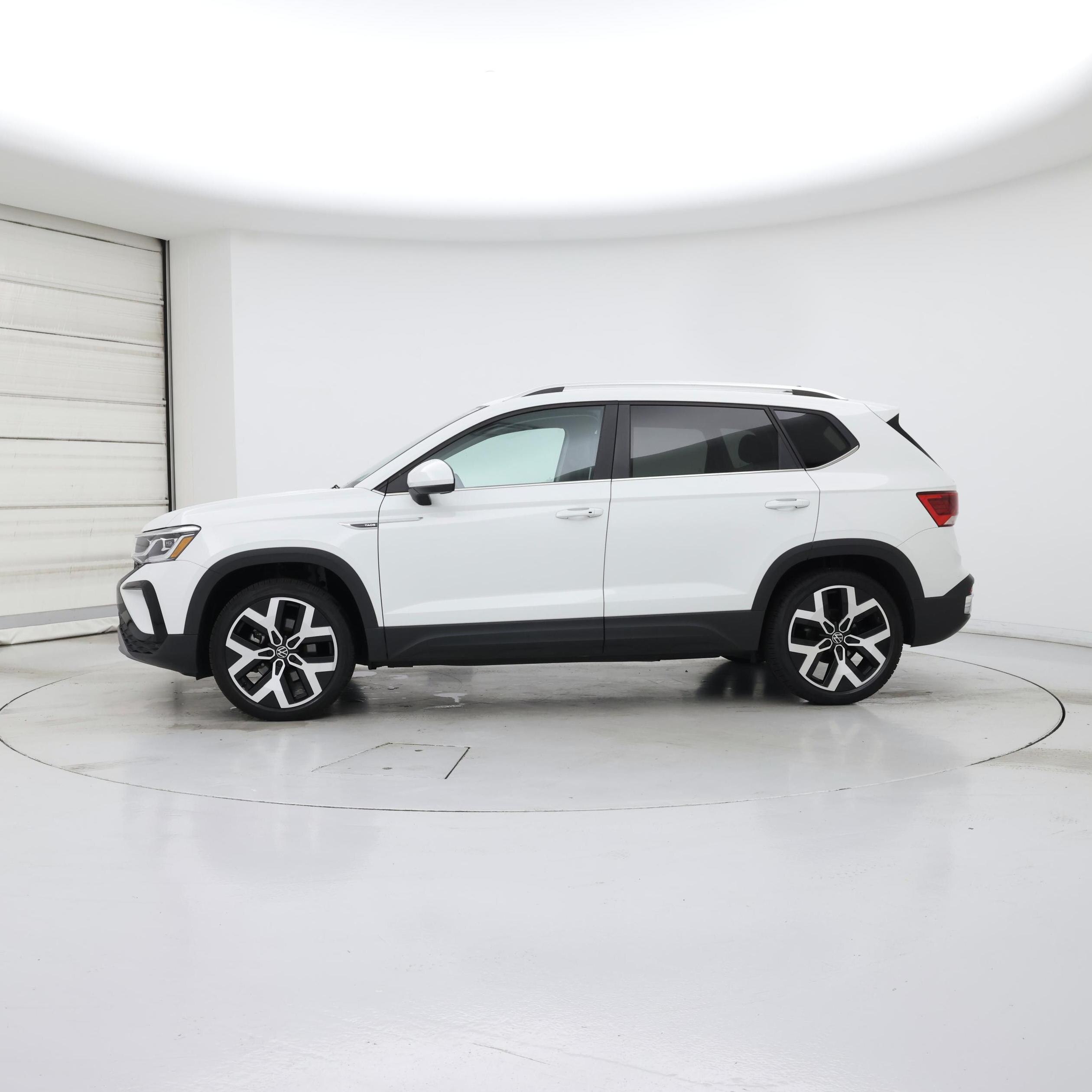 Thumbnail: 2022 Volkswagen Taos - 3