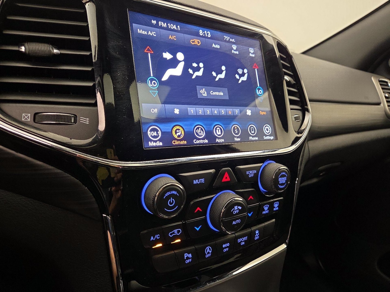 2020 Jeep Grand Cherokee Altitude - Photo 18