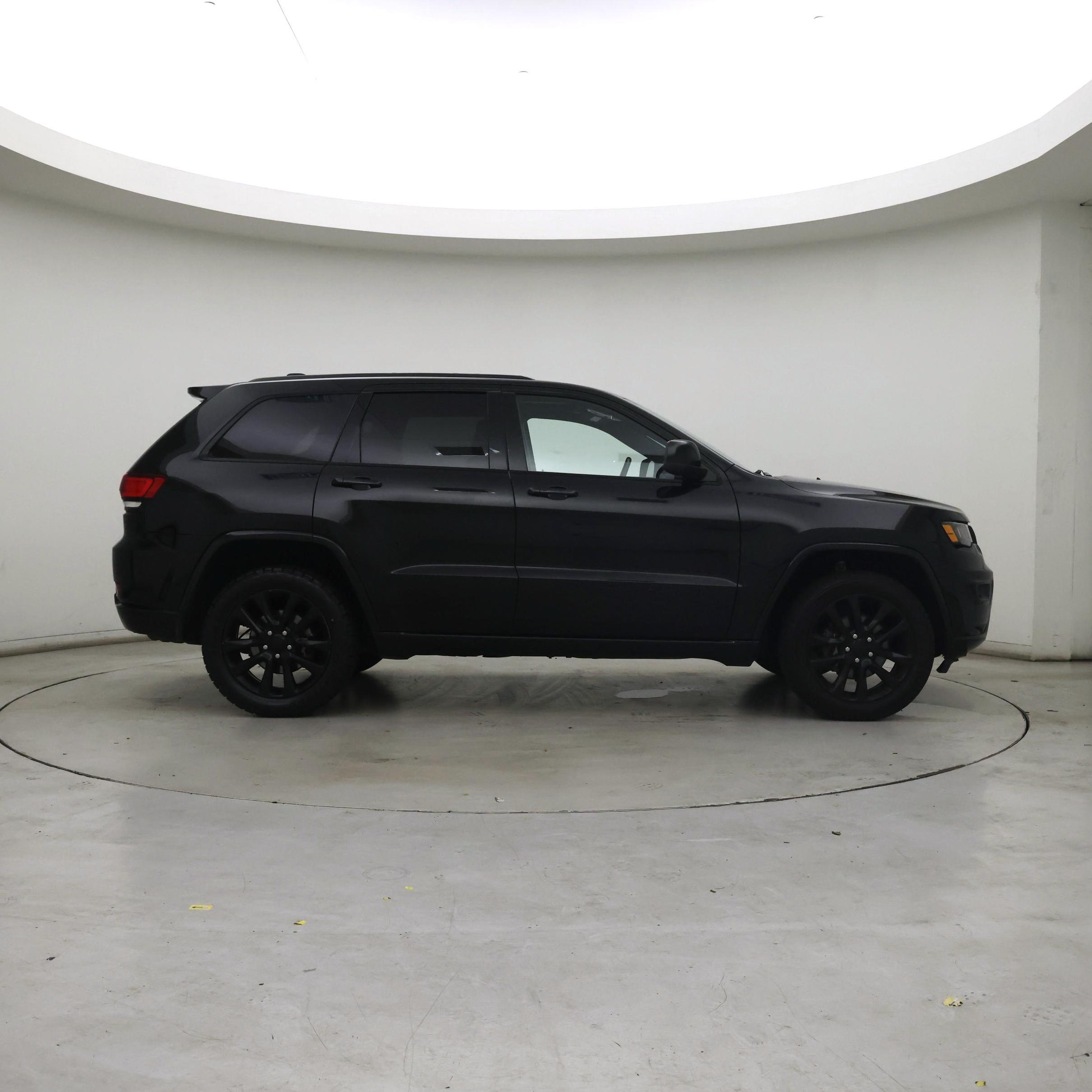 Thumbnail: 2020 Jeep Grand Cherokee - 7