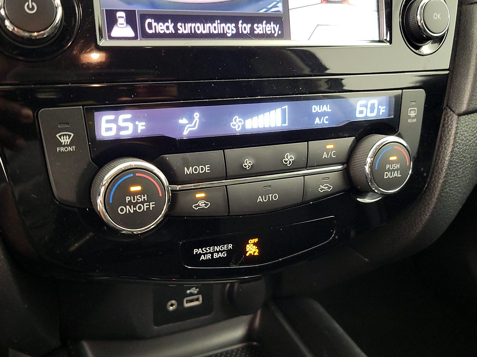 Thumbnail: 2018 Nissan Rogue - 16
