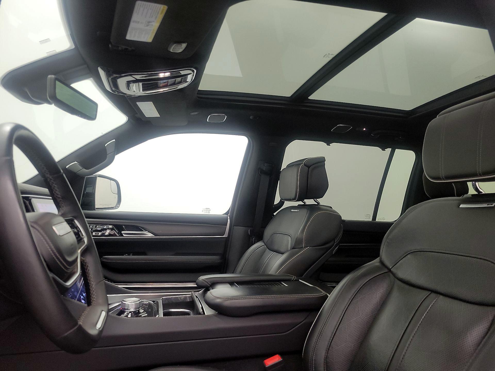 Thumbnail: 2024 Jeep Grand Wagoneer L - 20