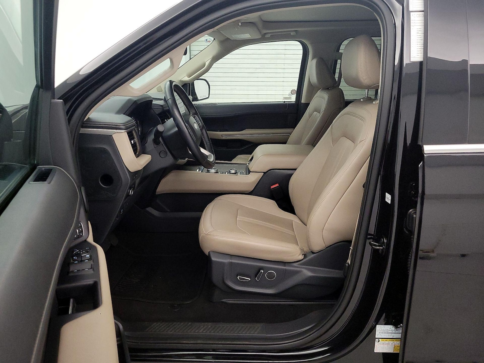 2024 Ford Expedition Limited - Photo 12
