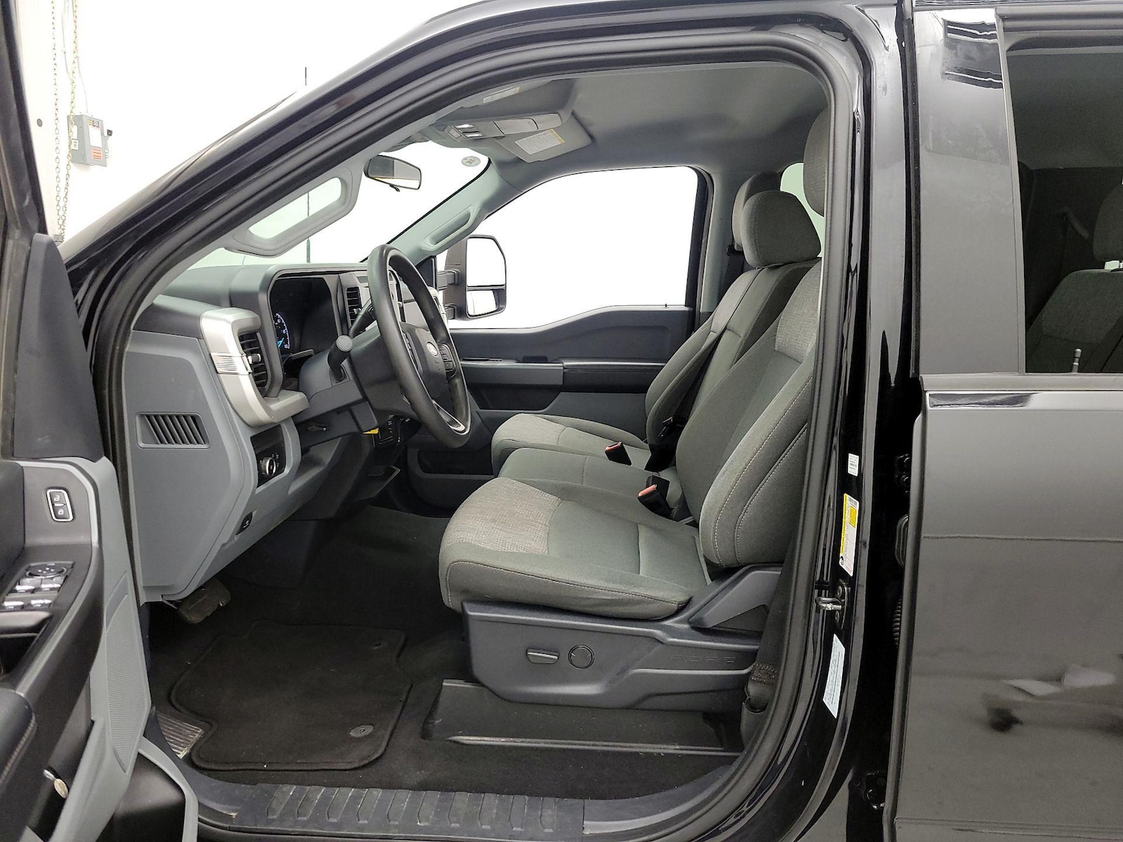 2025 Ford F-250 Super Duty XLT - Photo 12