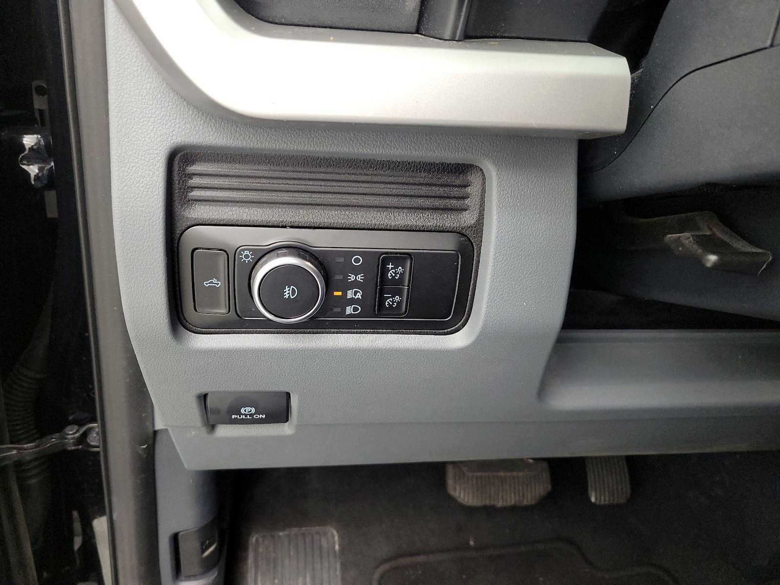 2025 Ford F-250 Super Duty XLT - Photo 14