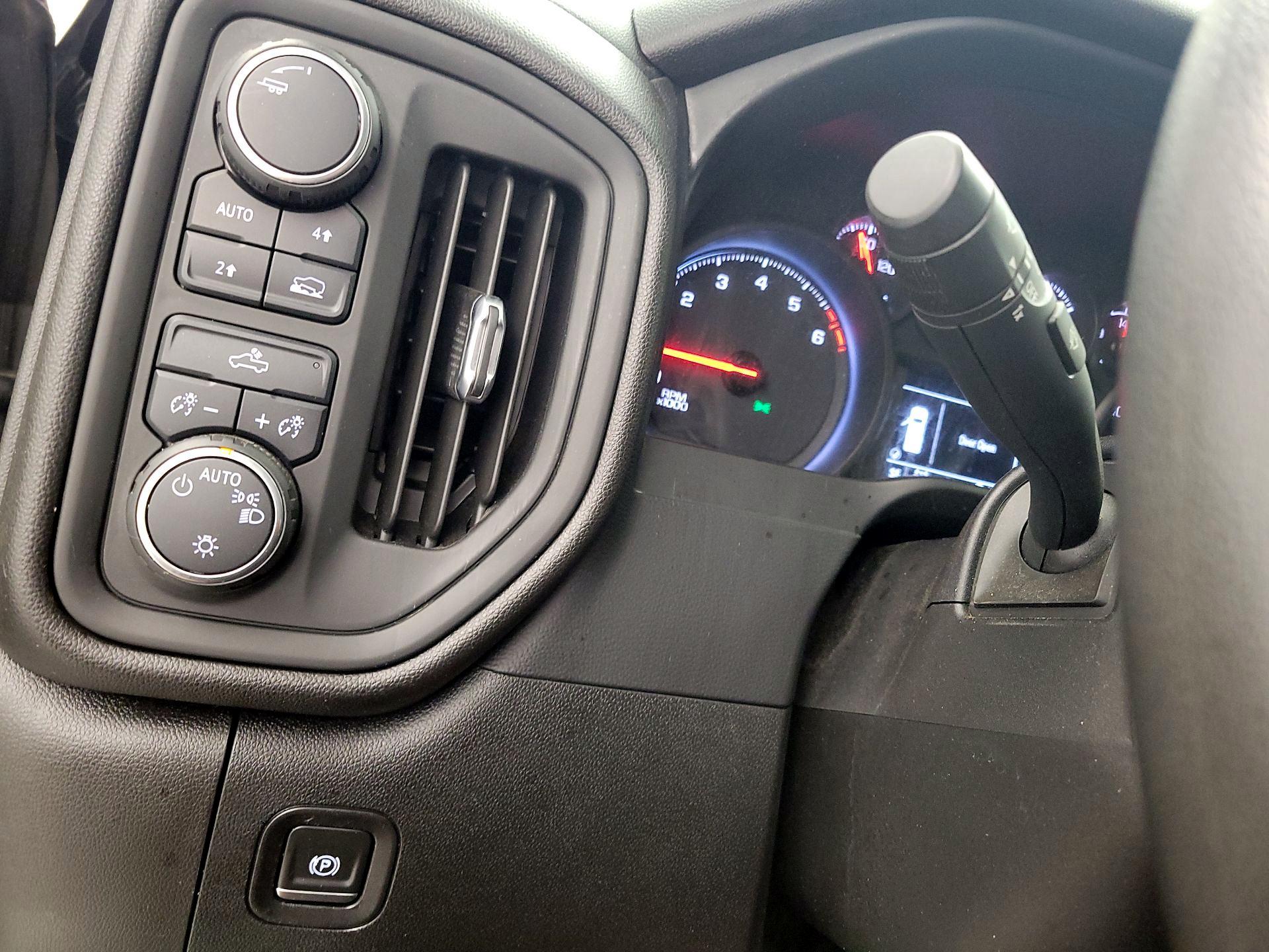 Thumbnail: 2020 Chevrolet Silverado 1500 - 13