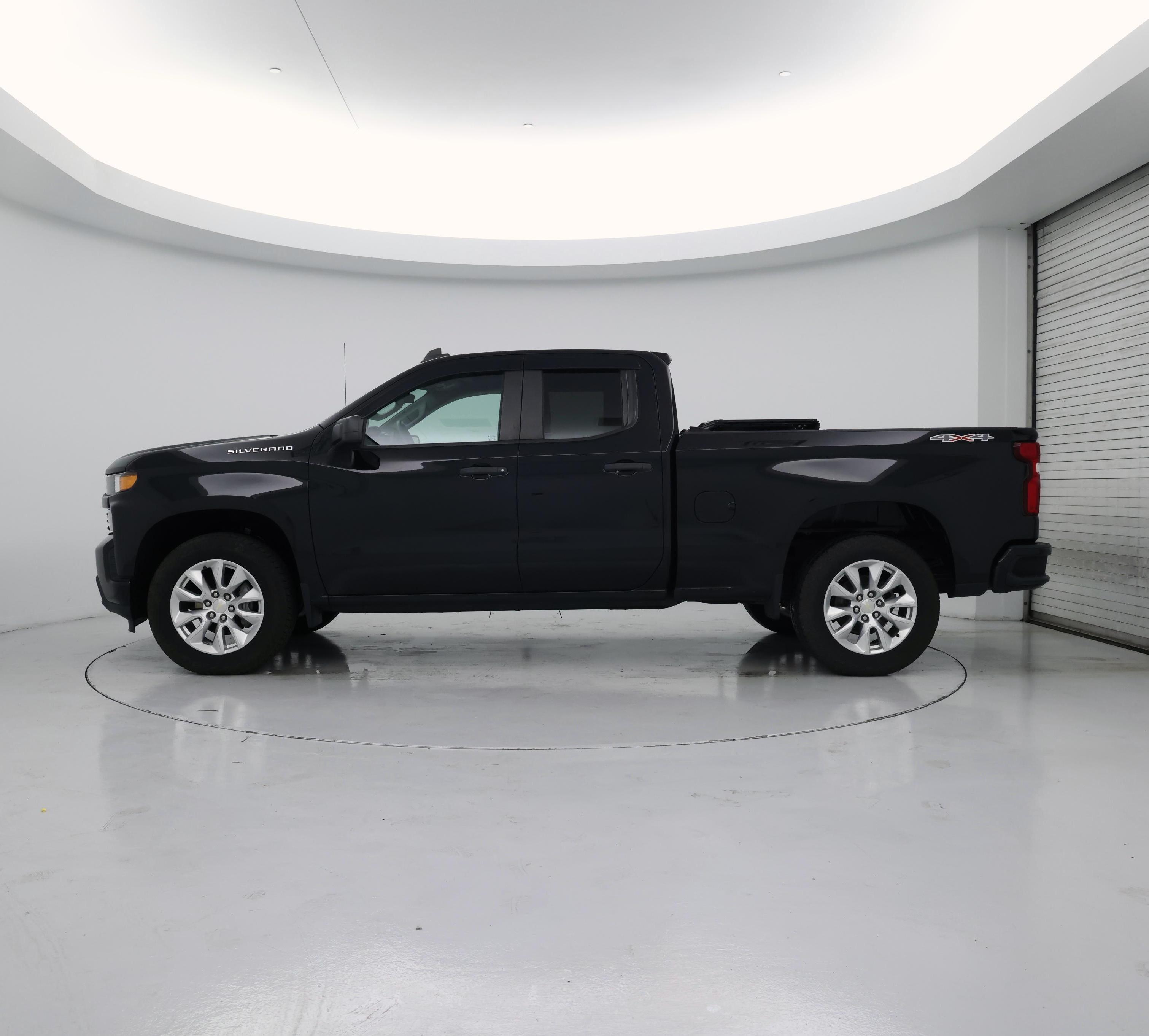 Thumbnail: 2020 Chevrolet Silverado 1500 - 3
