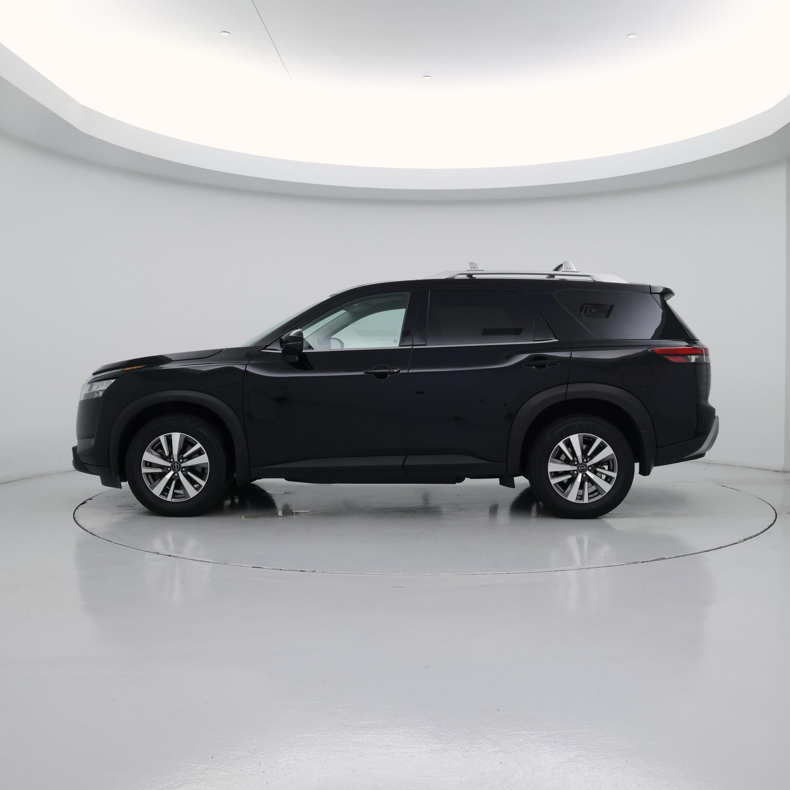 Thumbnail: 2023 Nissan Pathfinder - 3