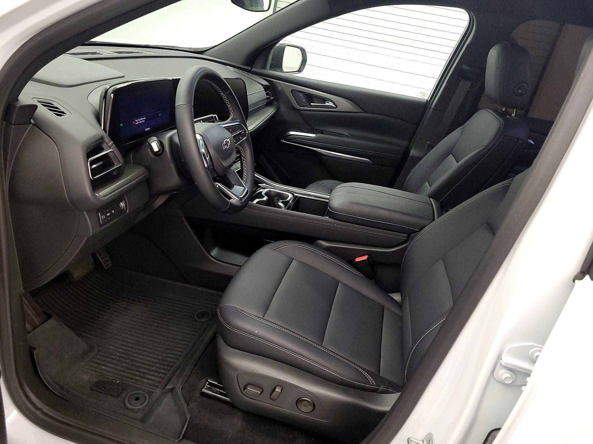 Thumbnail: 2025 Chevrolet Traverse - 11