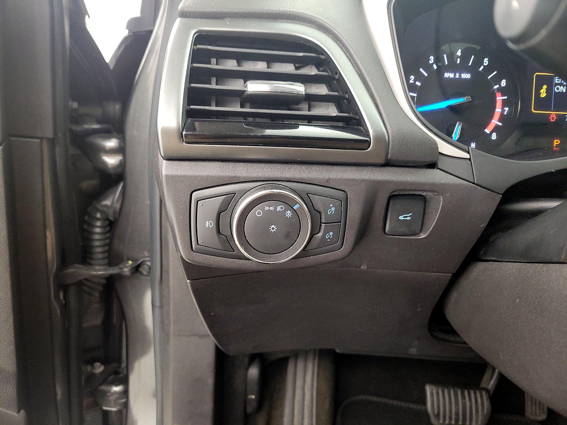 Thumbnail: 2016 Ford Fusion - 13