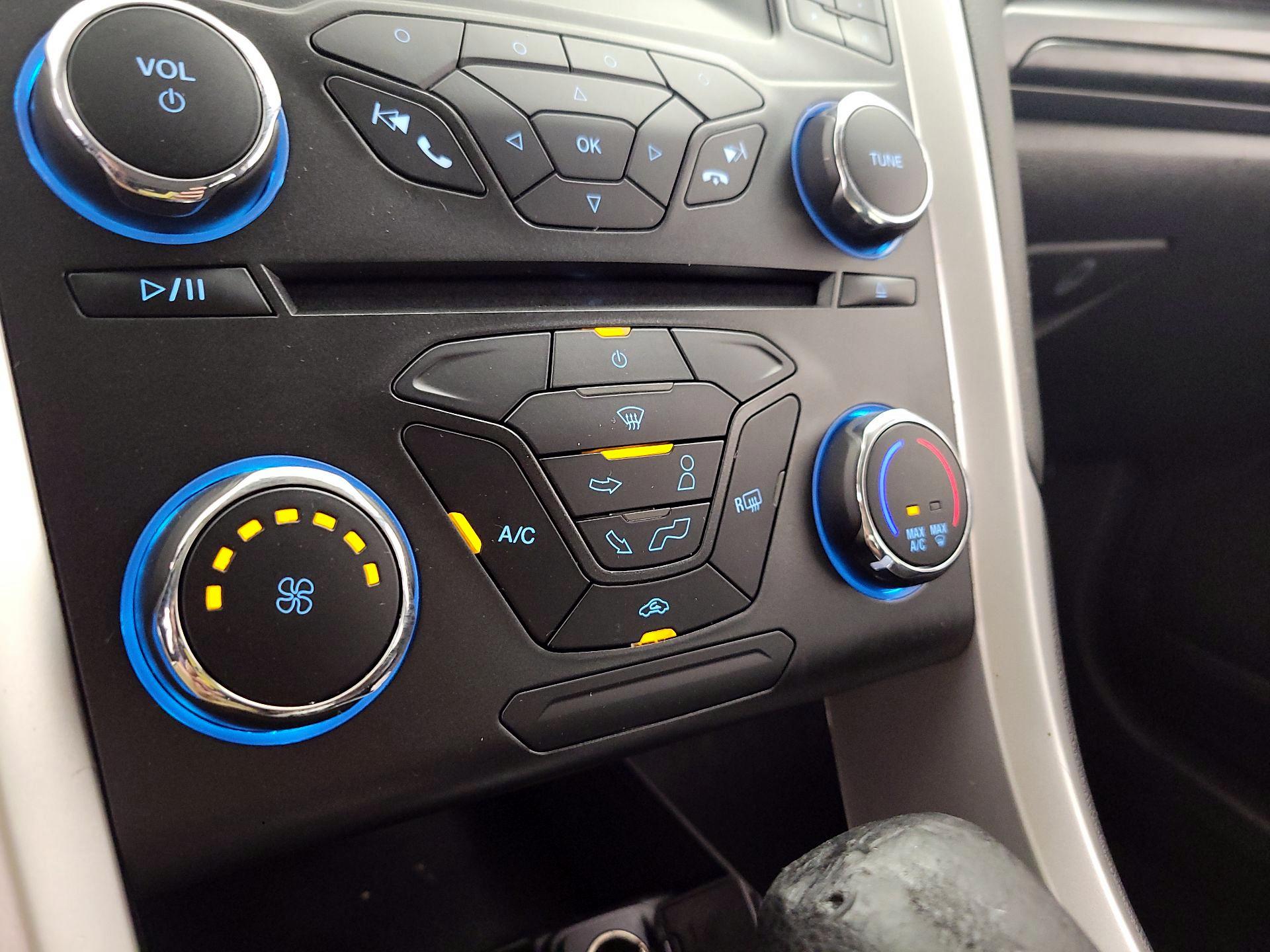 Thumbnail: 2016 Ford Fusion - 16