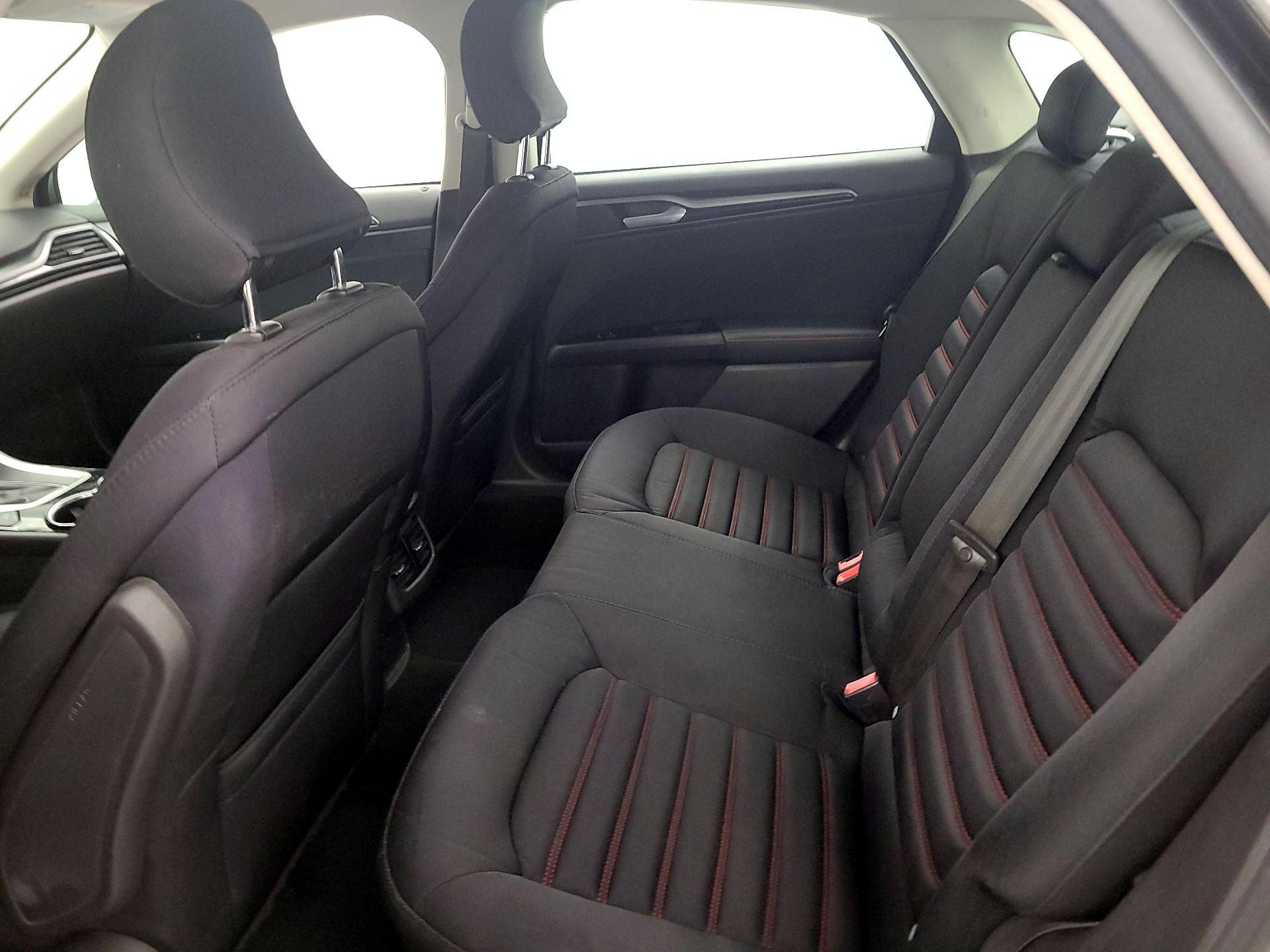 Thumbnail: 2016 Ford Fusion - 19