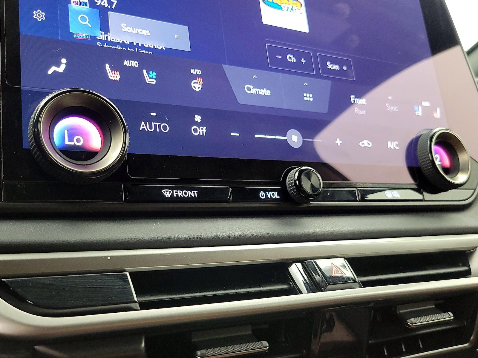 2025 Lexus RX 350 - Photo 17