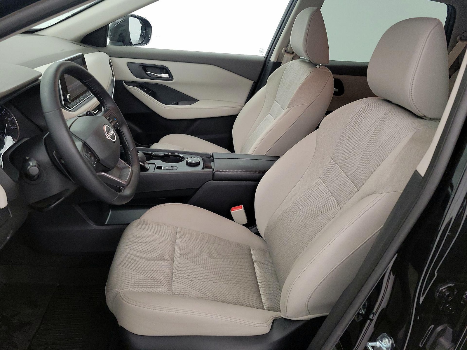2025 Nissan Rogue SV - Photo 12