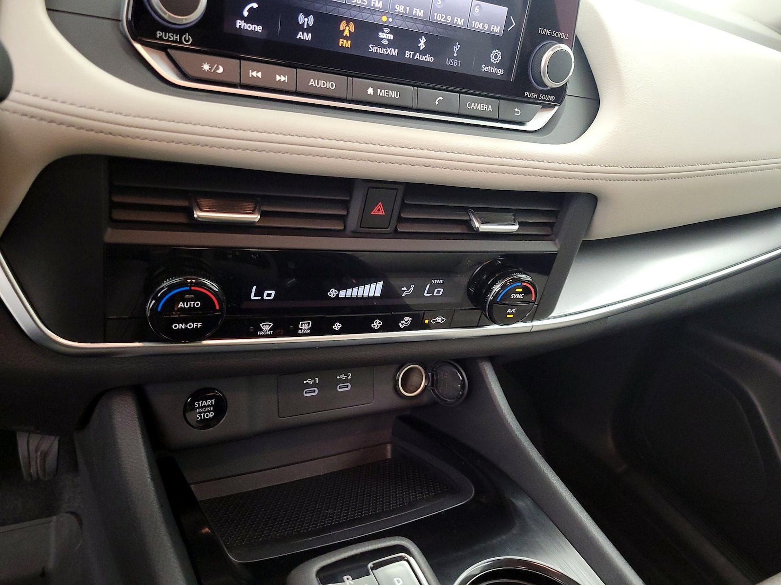 2025 Nissan Rogue SV - Photo 17